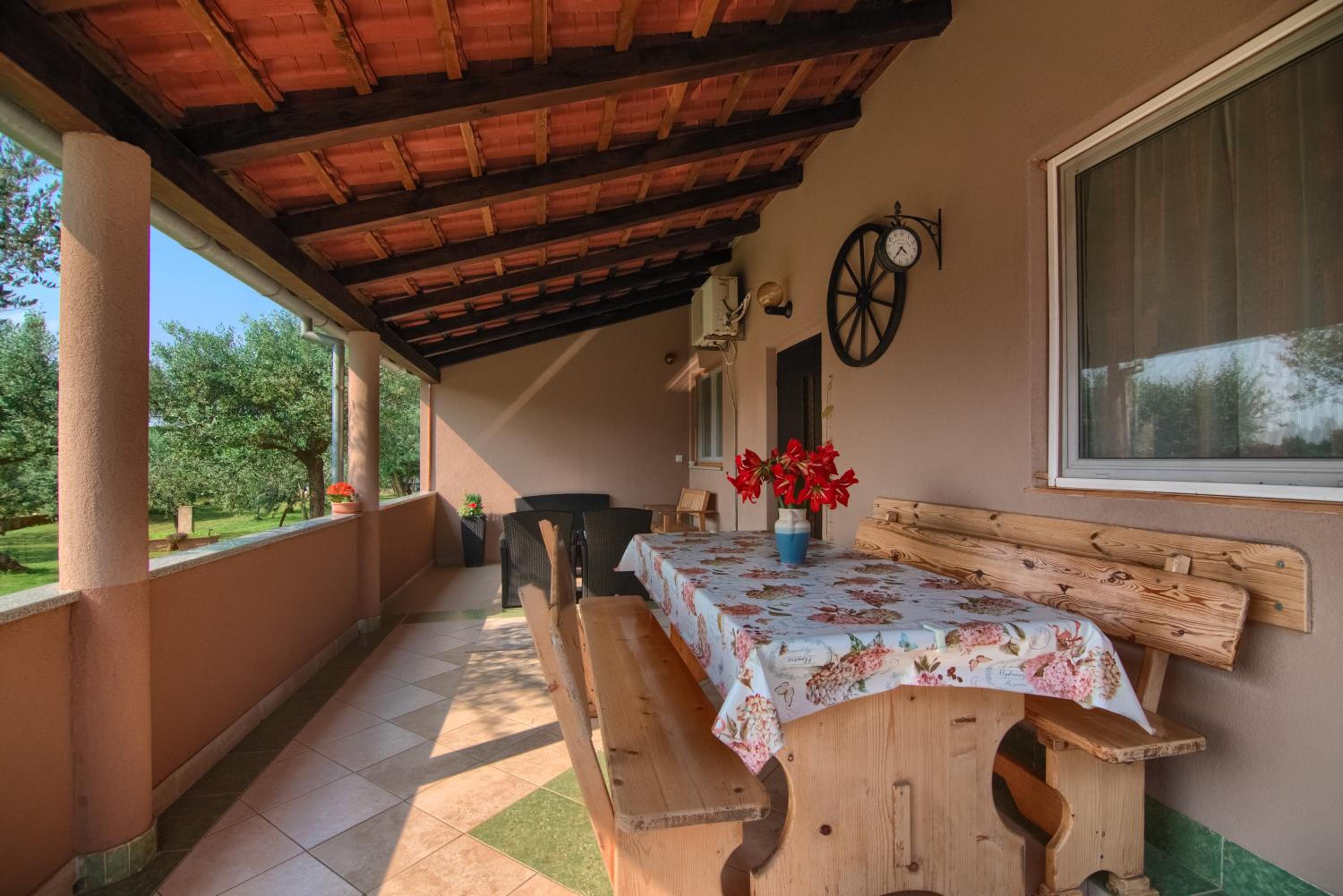 Apartment and Holiday Home Mladenka view 5