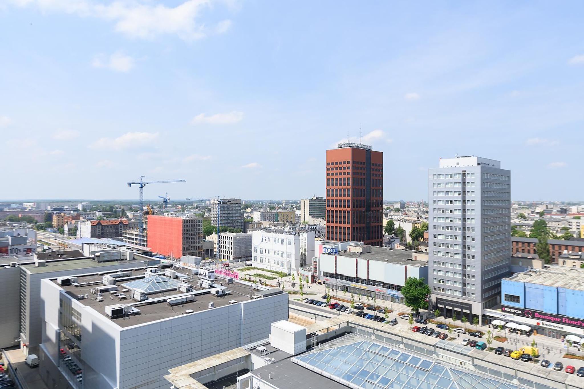 PANORAMA Downtown Apartment by PinPoint view 5