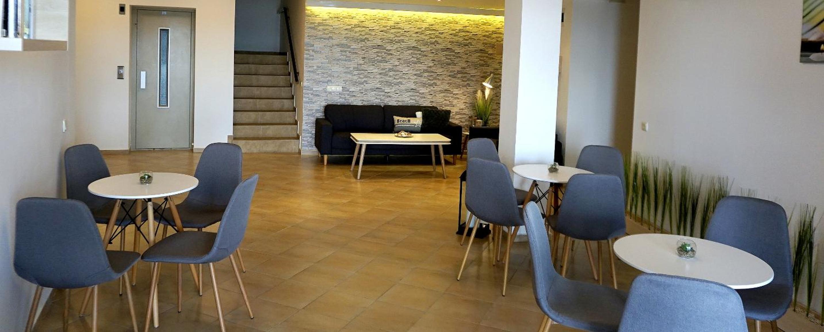 Sunbreeze Apartments