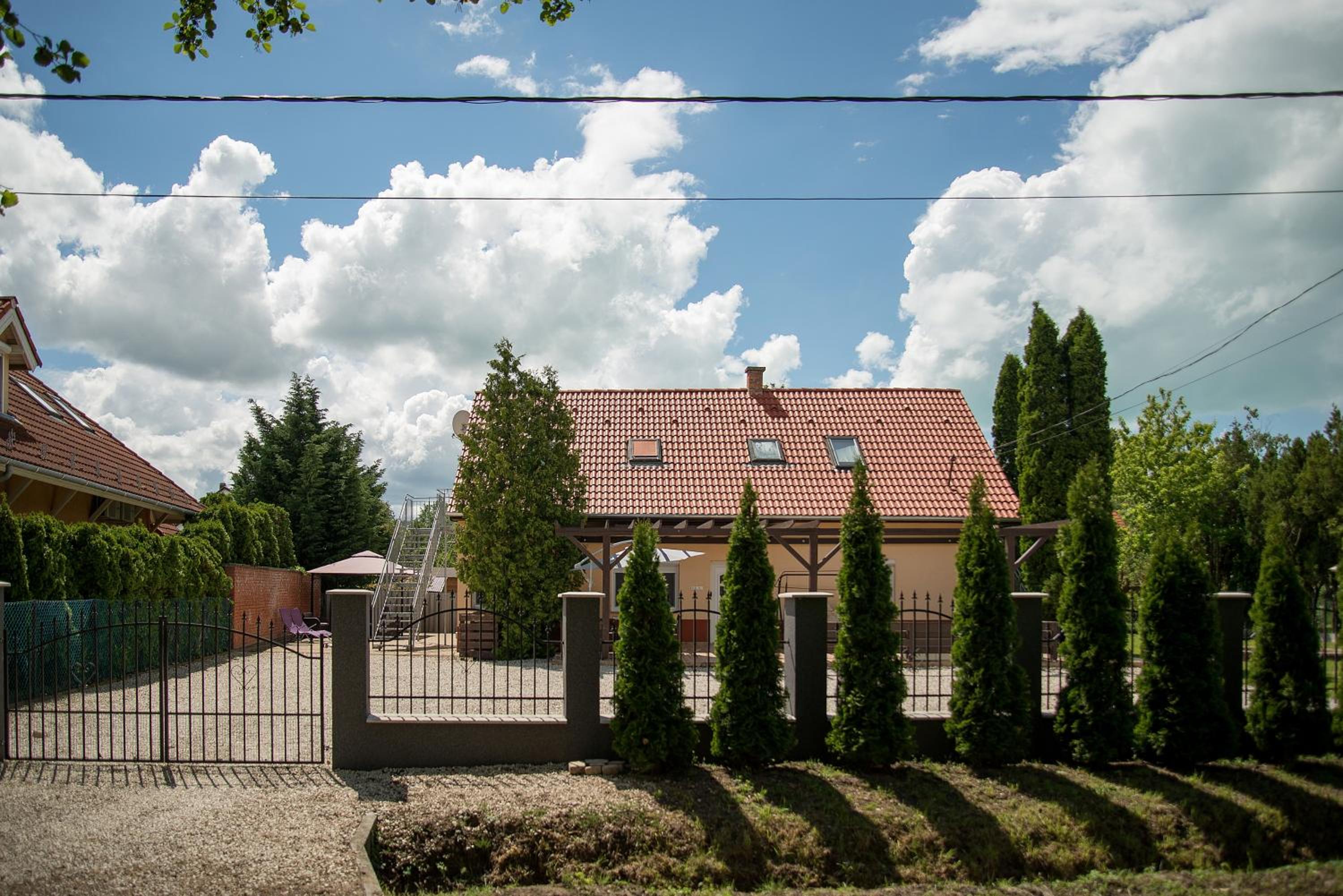 Dorothy Apartman