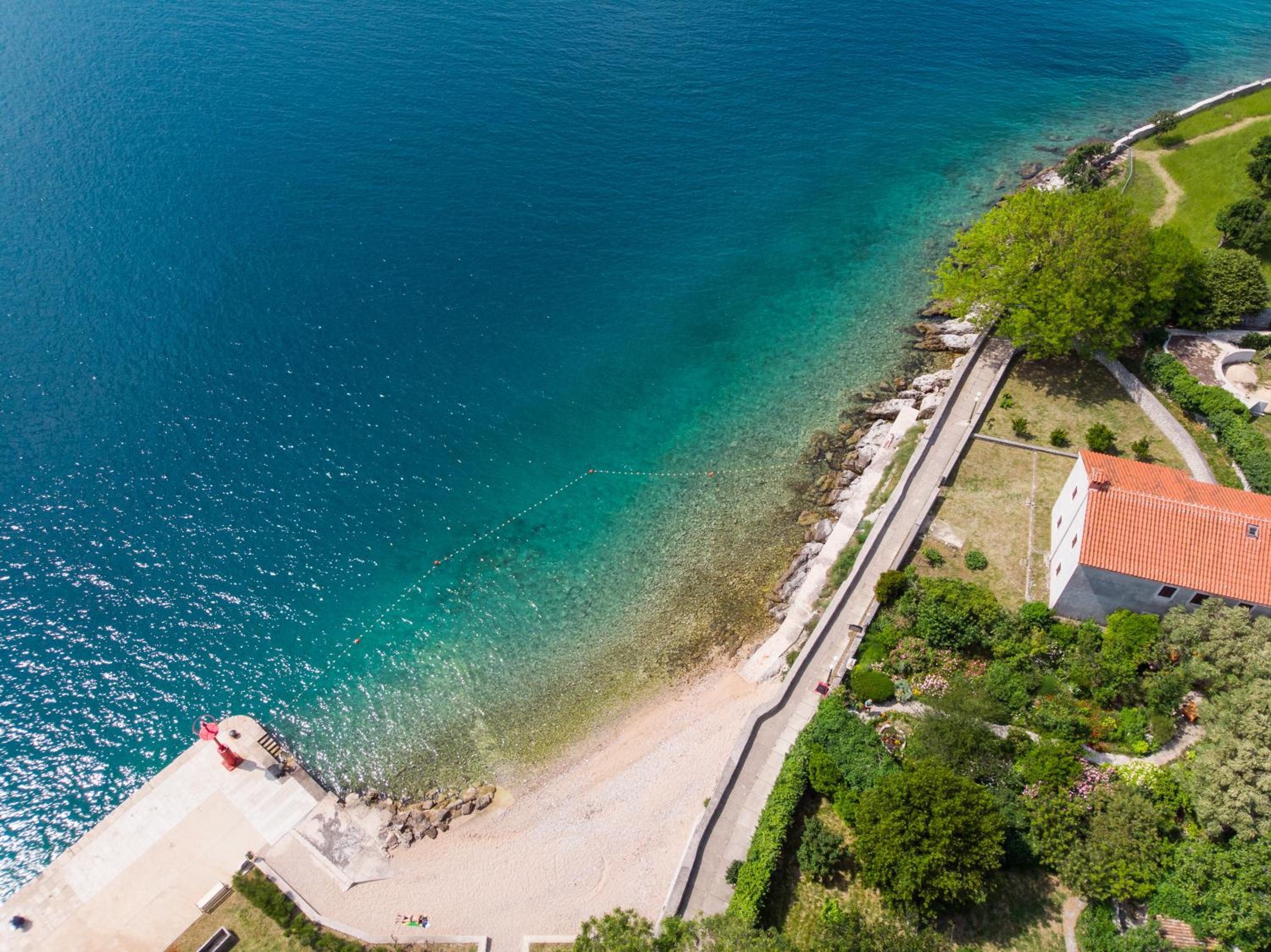 Photo 32