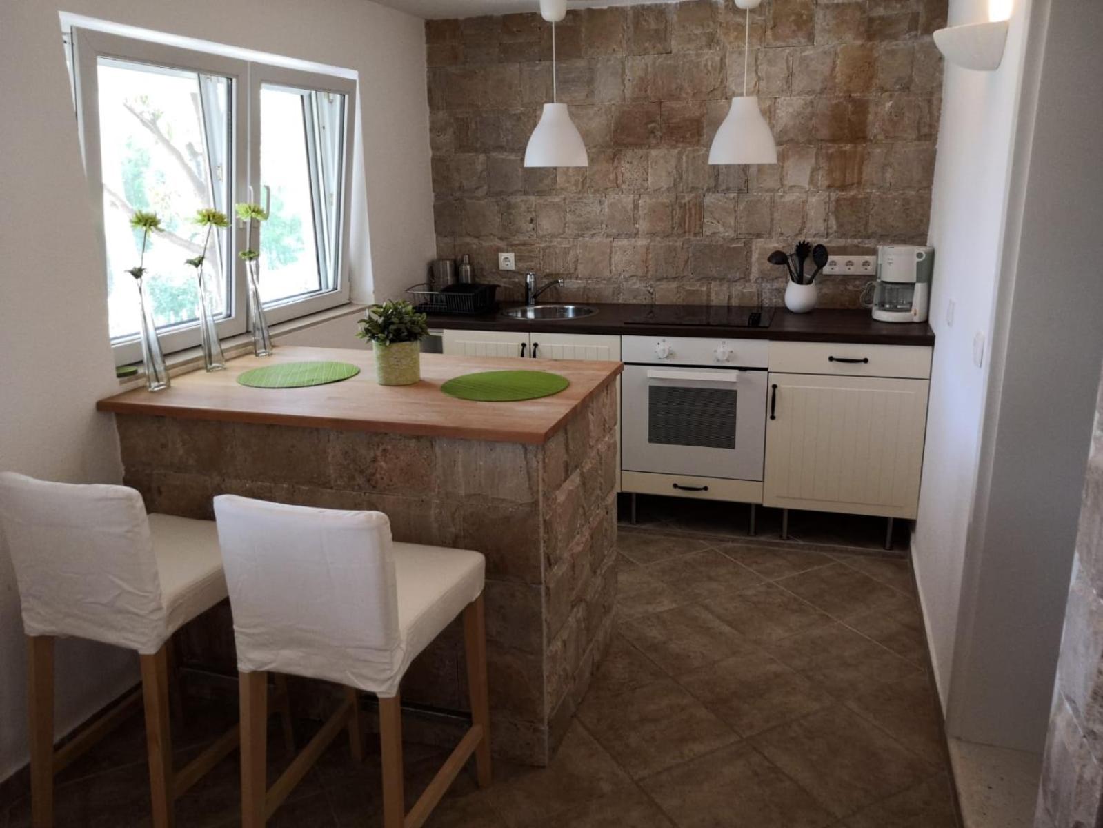 A & A Luxury Guest House