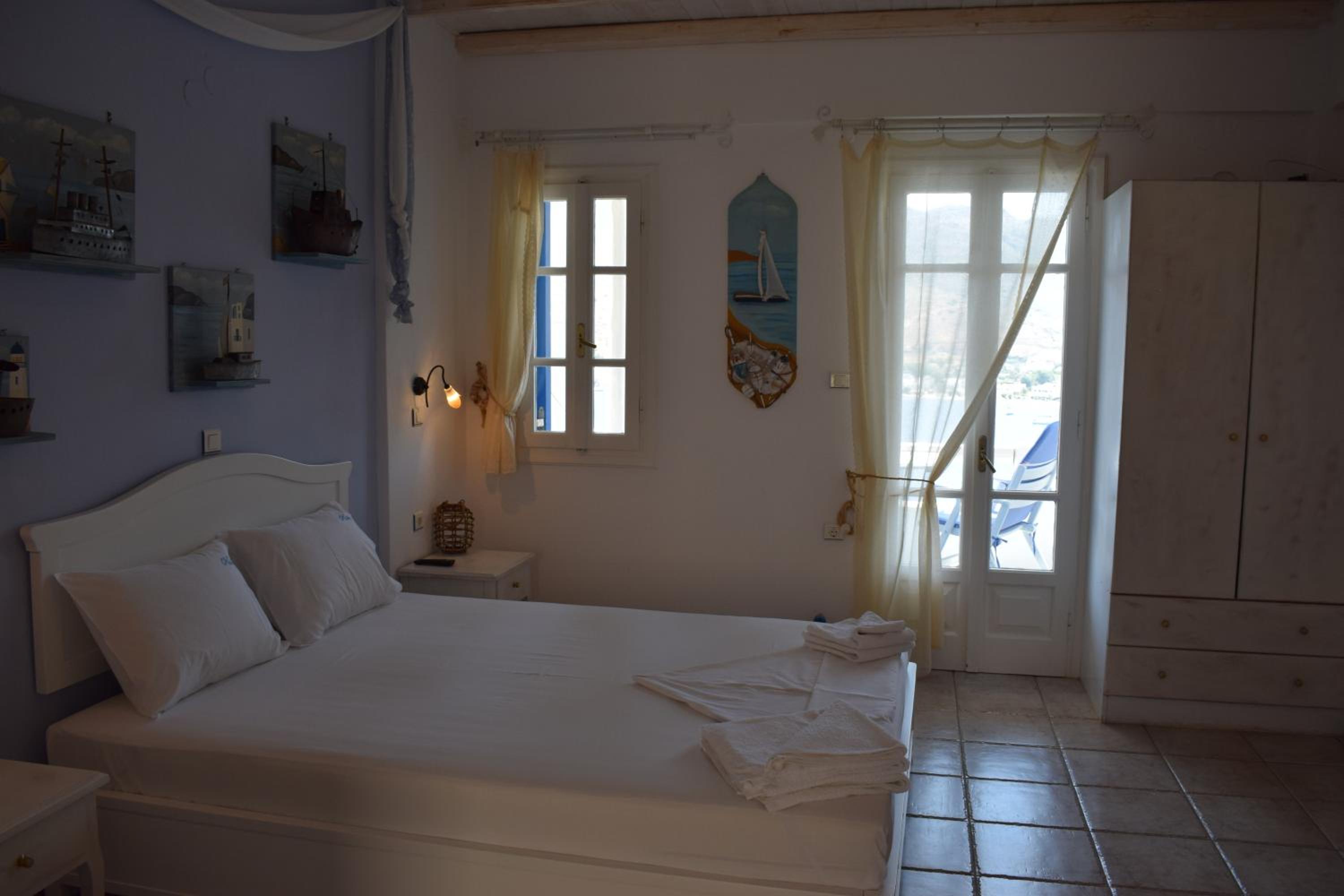 Studios Niovi Serifos