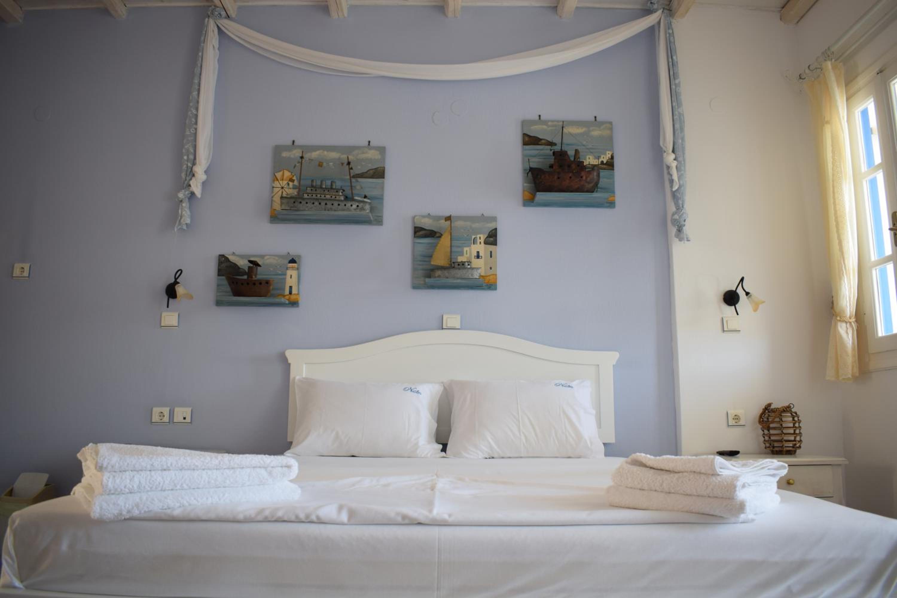 Studios Niovi Serifos