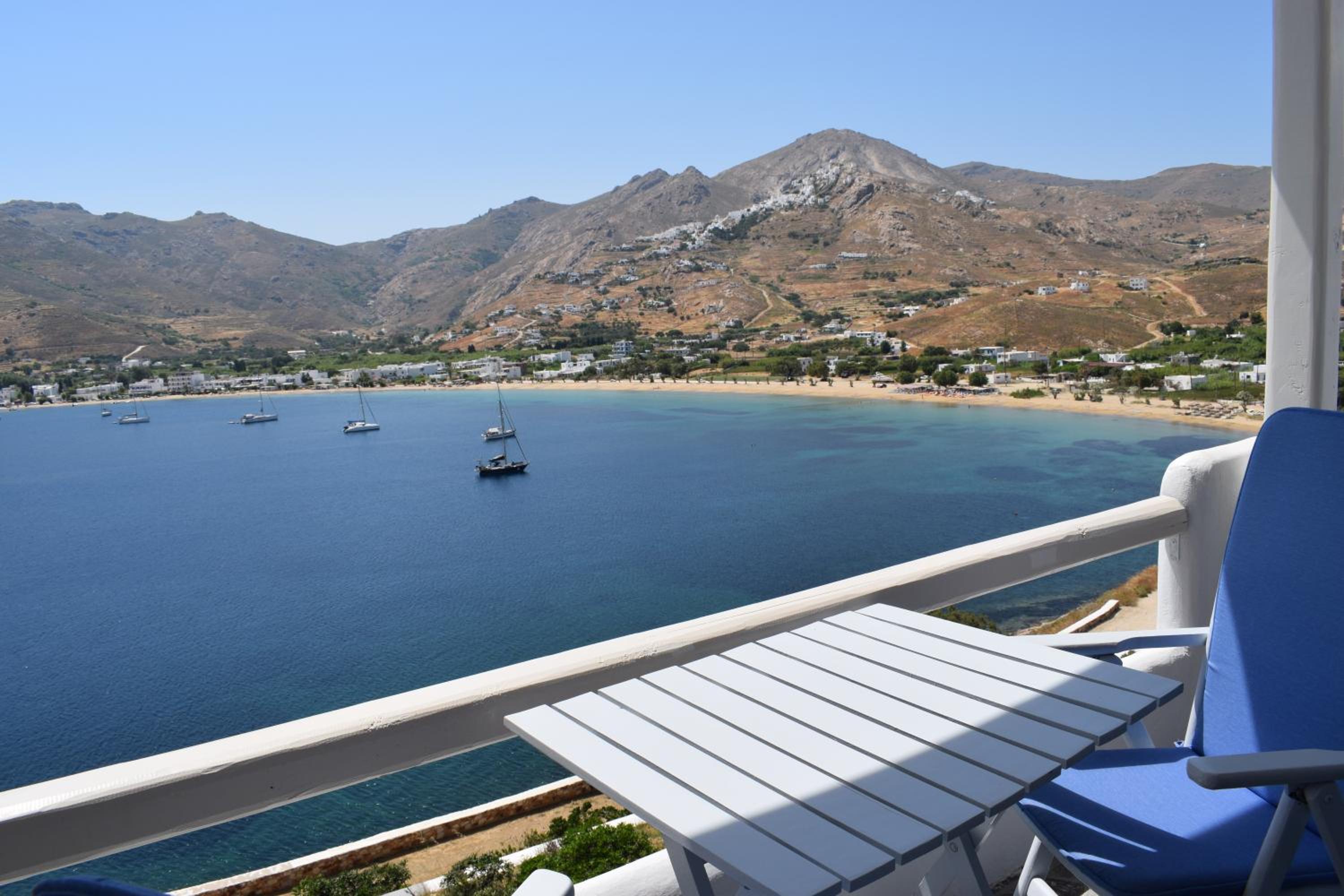 Studios Niovi Serifos