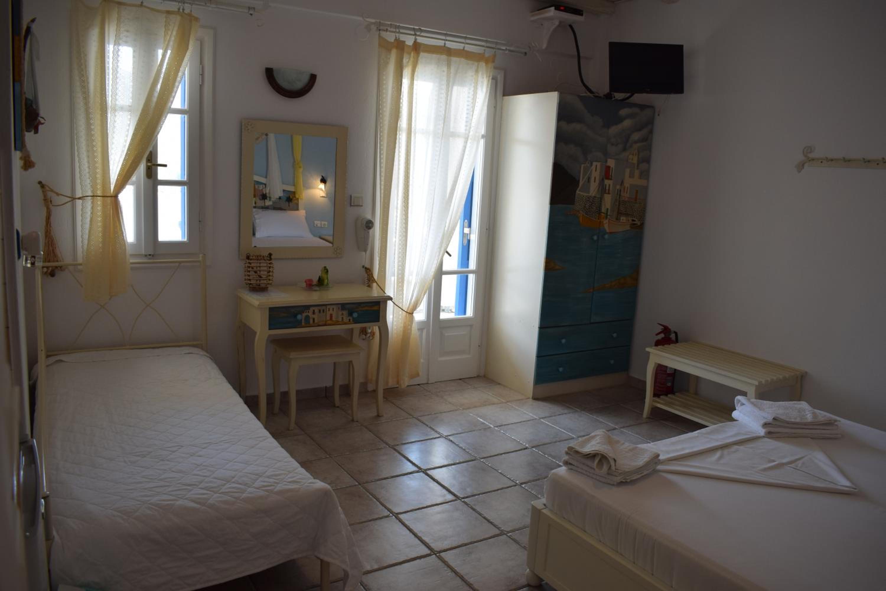 Studios Niovi Serifos