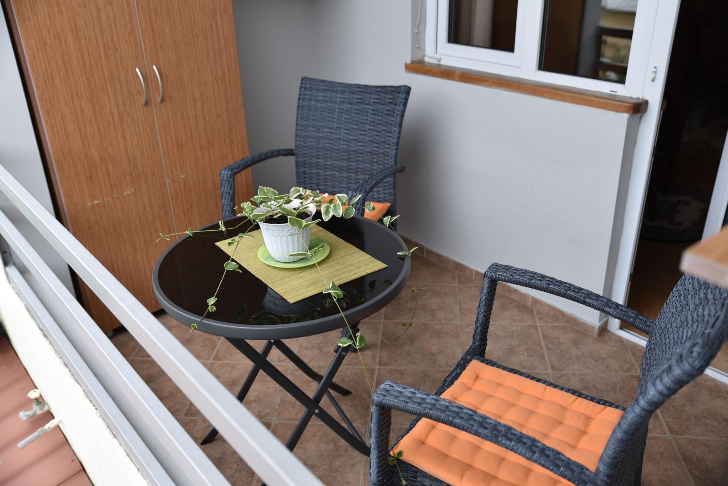 4BD Appartaments with cozy garden view 4