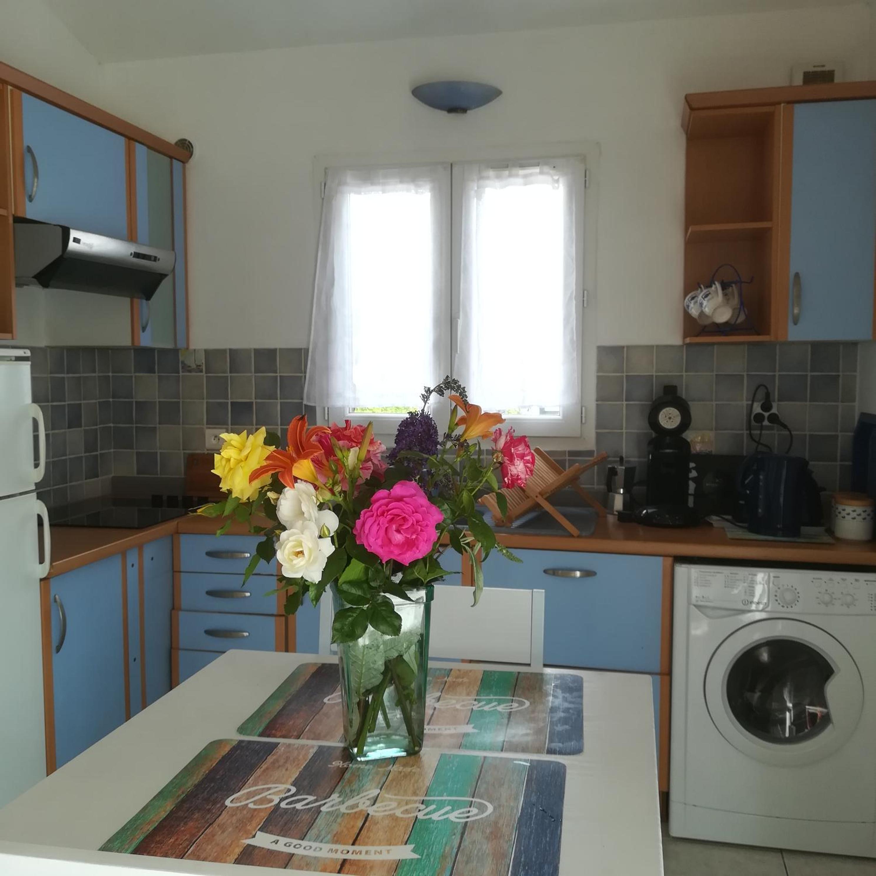 appartements dans villa privée avec piscine, jardin, parking clos, wifi, climatisation