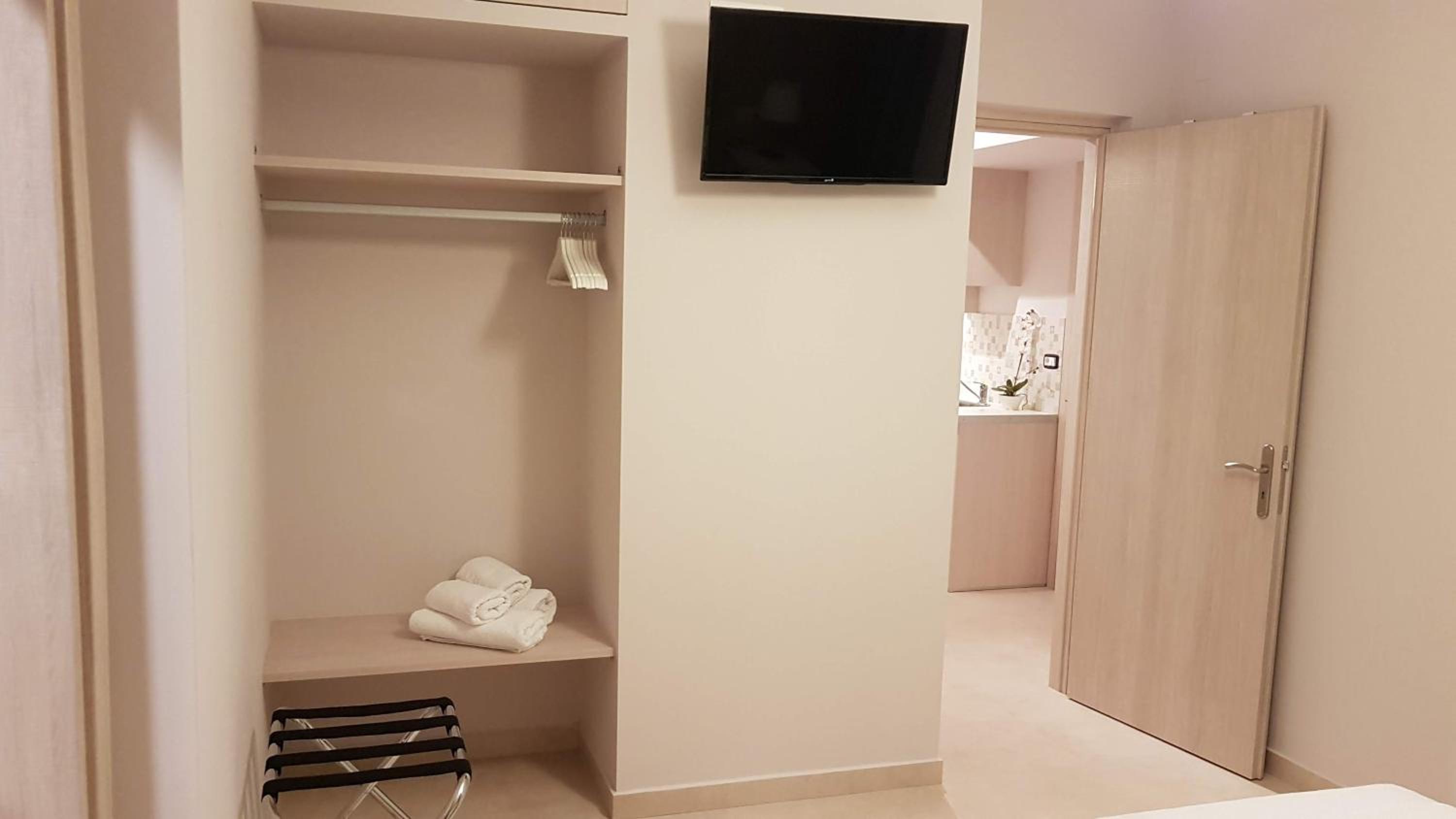 Vito's Parga View Apartments