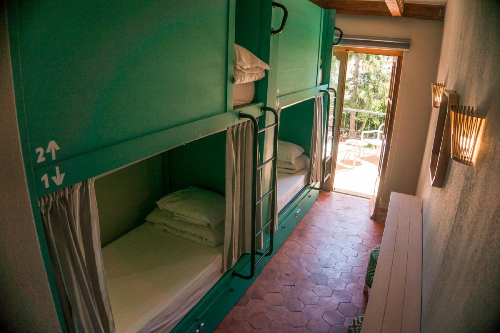 Nice Way Cascais Hostel & Surf Camp