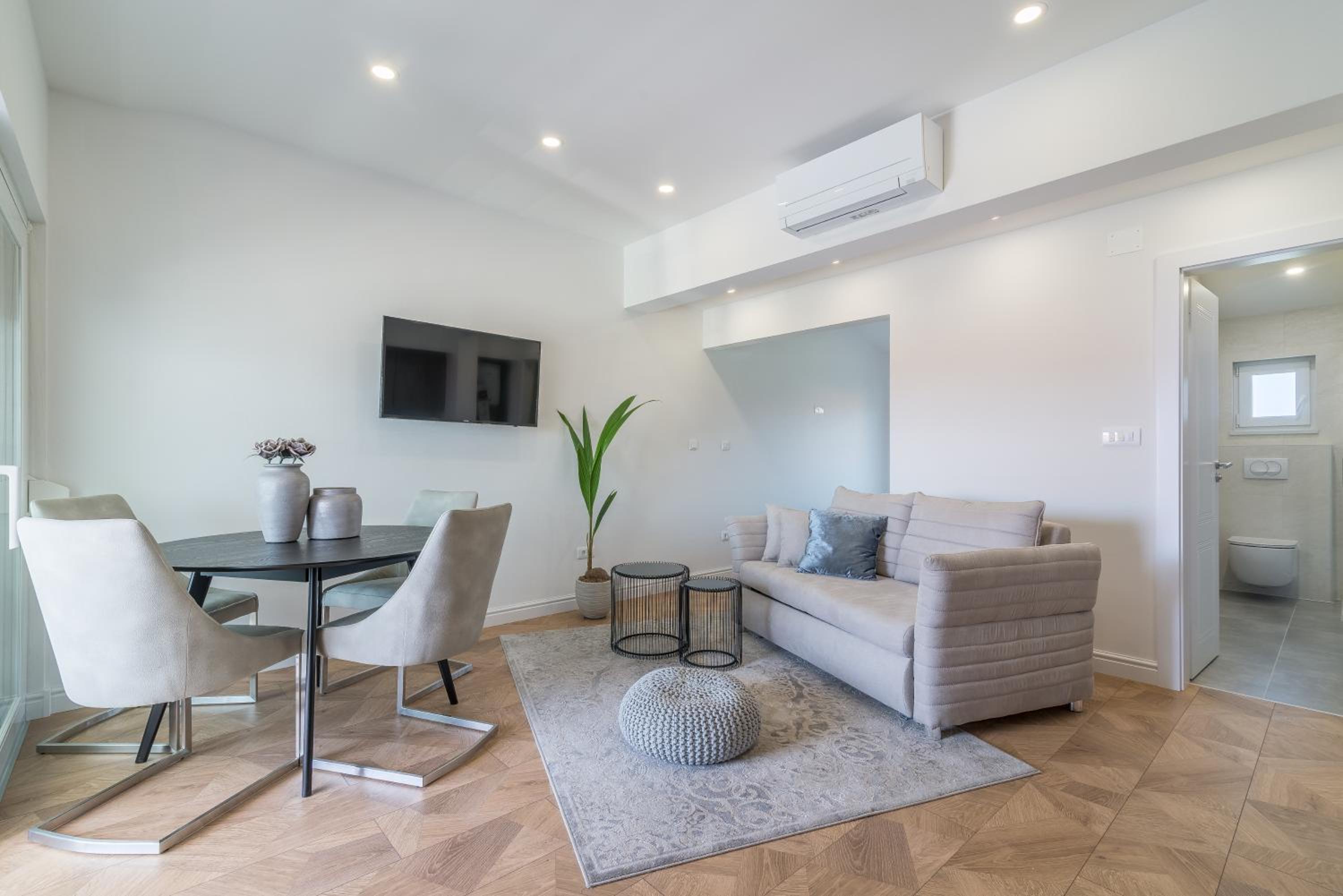 Luxury Piano apartment view 4