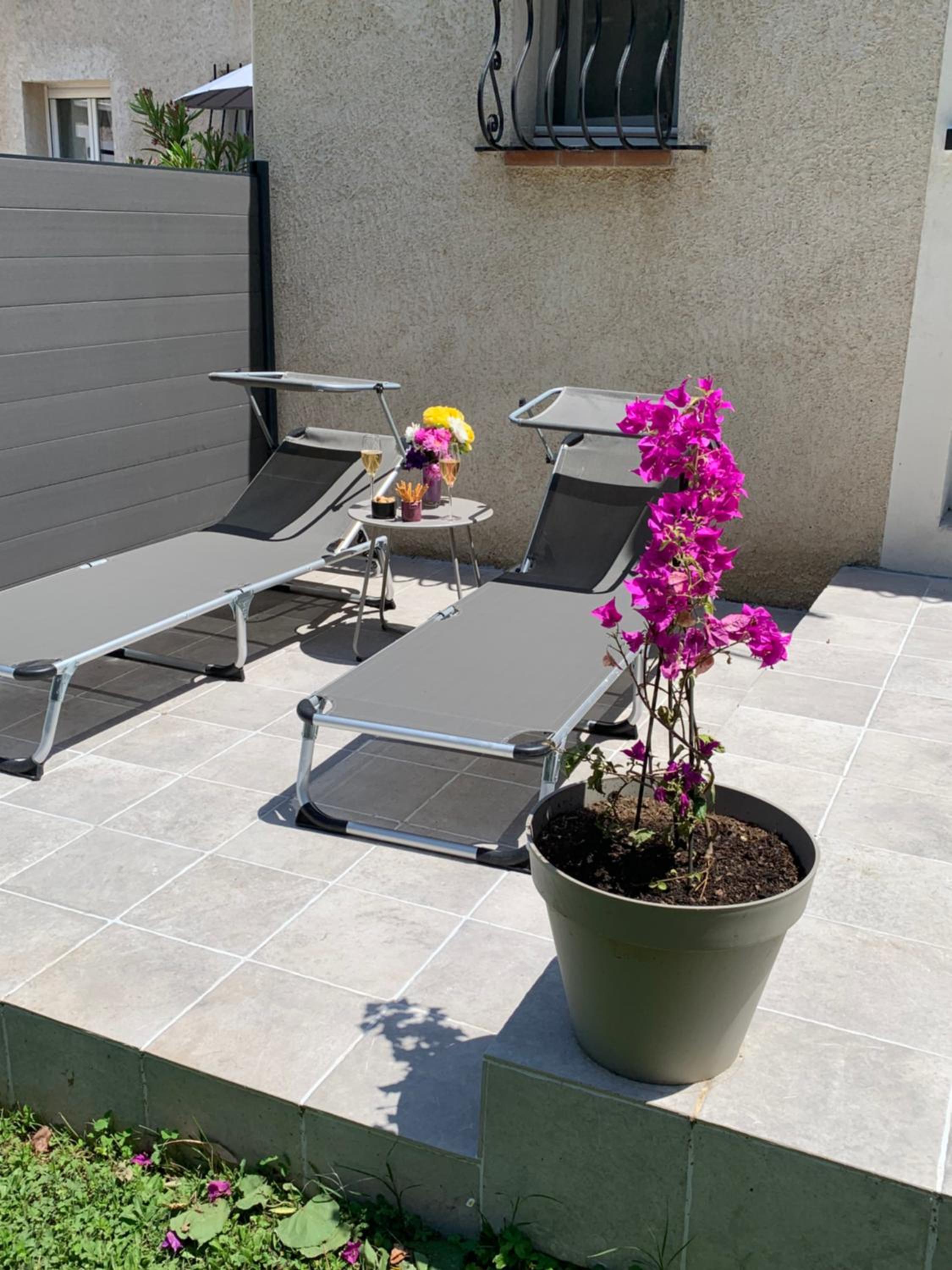 appartements dans villa privée avec piscine, jardin, parking clos, wifi, climatisation