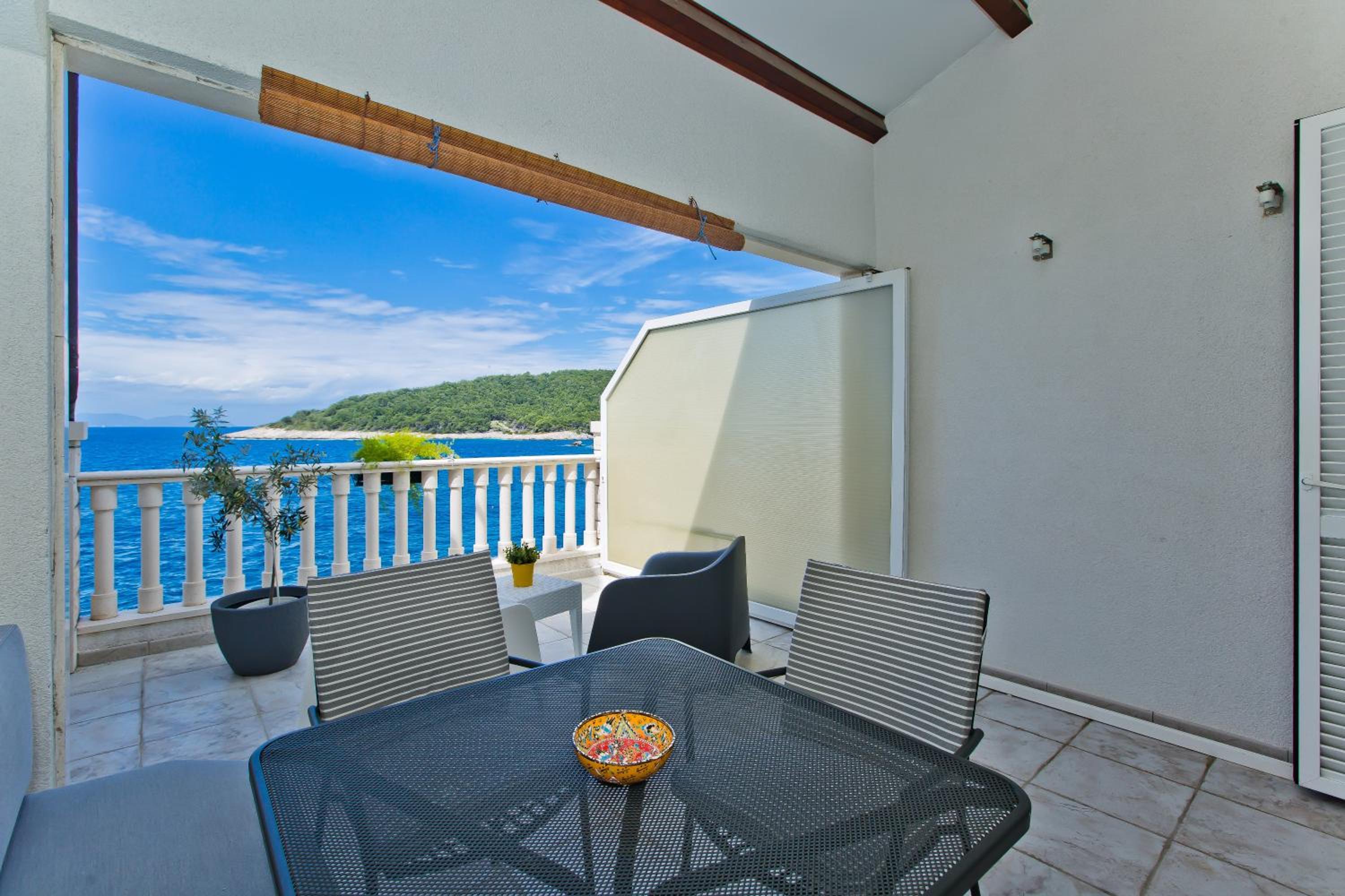Luxury Bellavista Amazing sea Holidays with Private Beach & Parking view 4