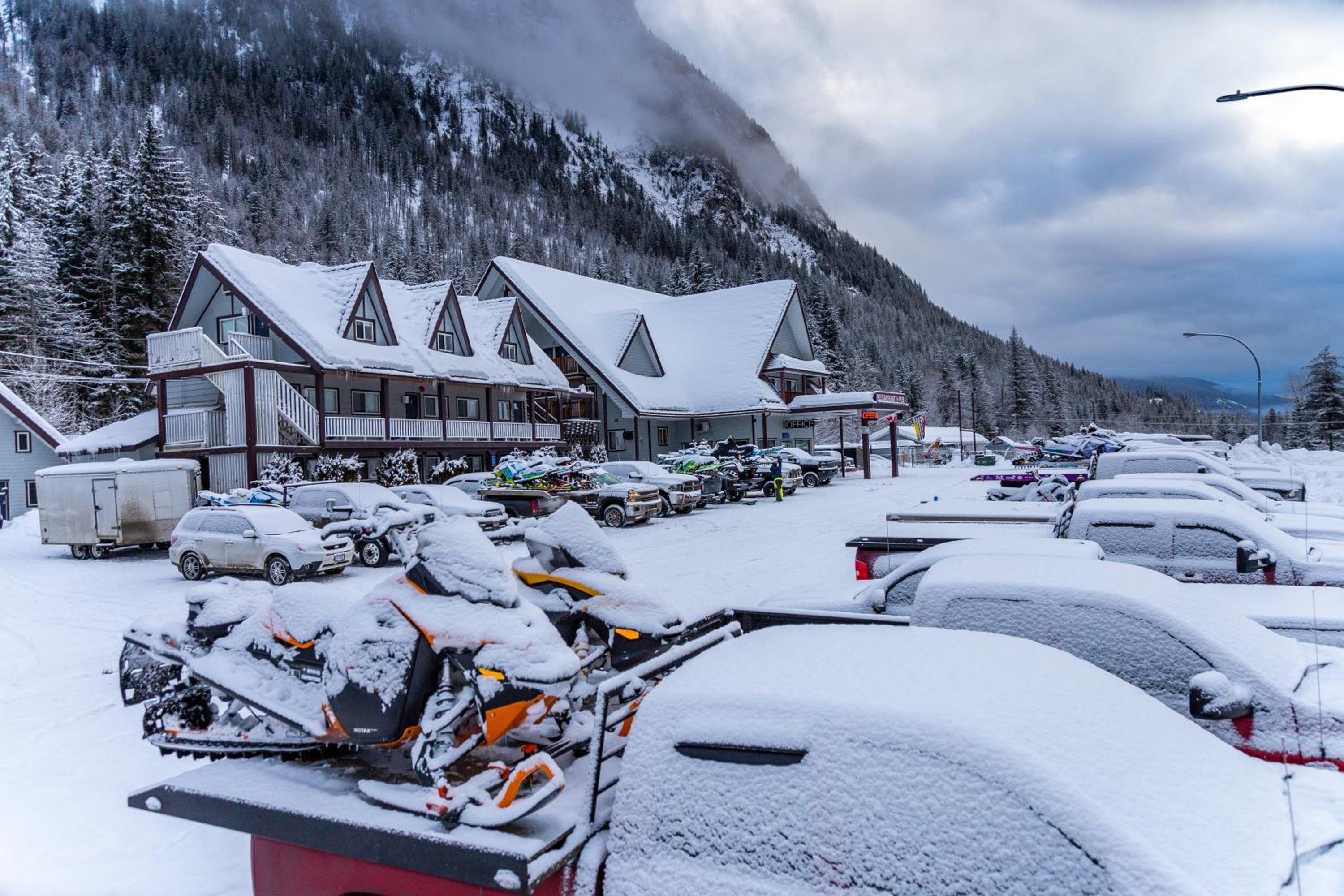 Peaks Lodge