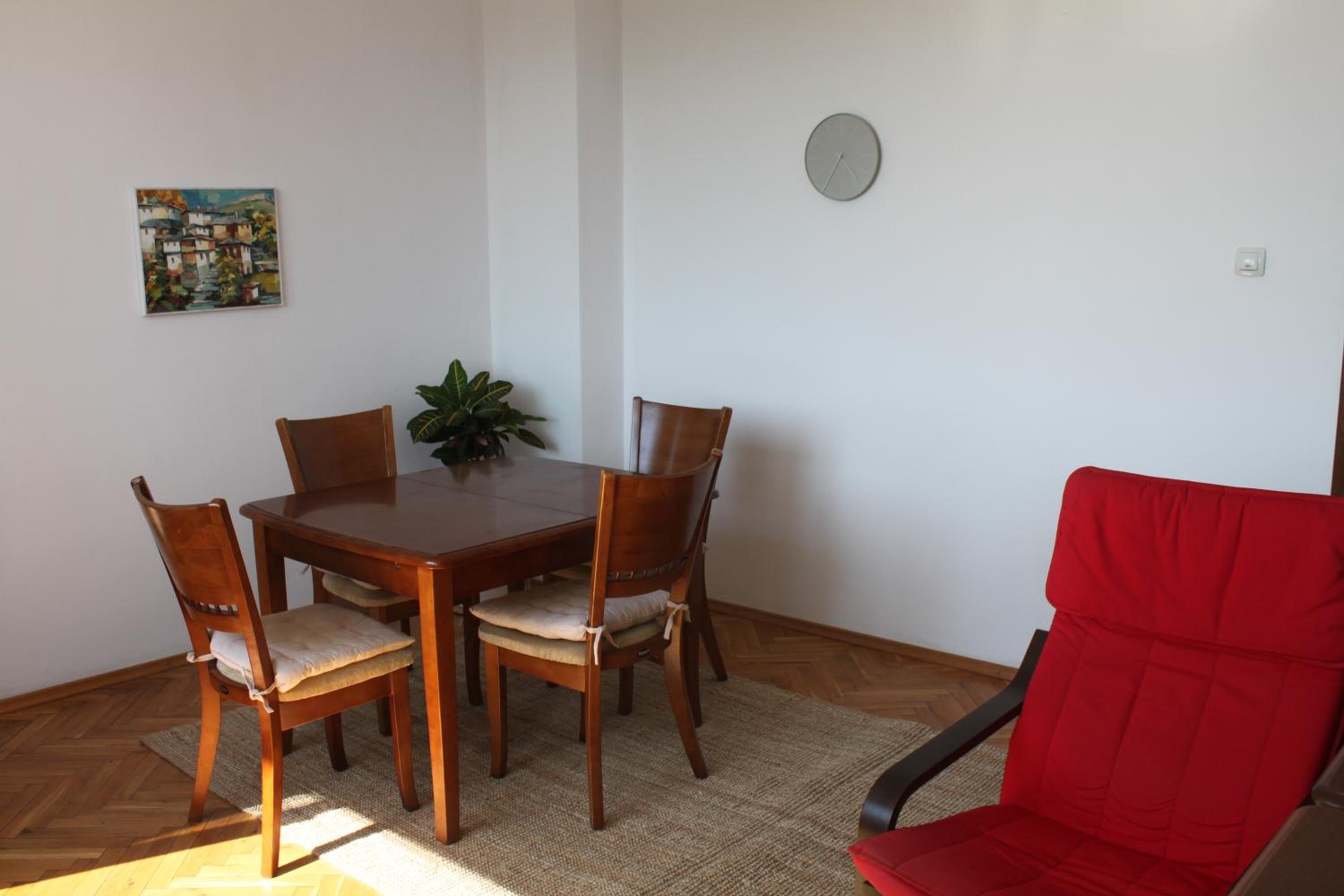 Sunny Cozy Flat in the Centre, close to beach, 4 rooms, 105sqm