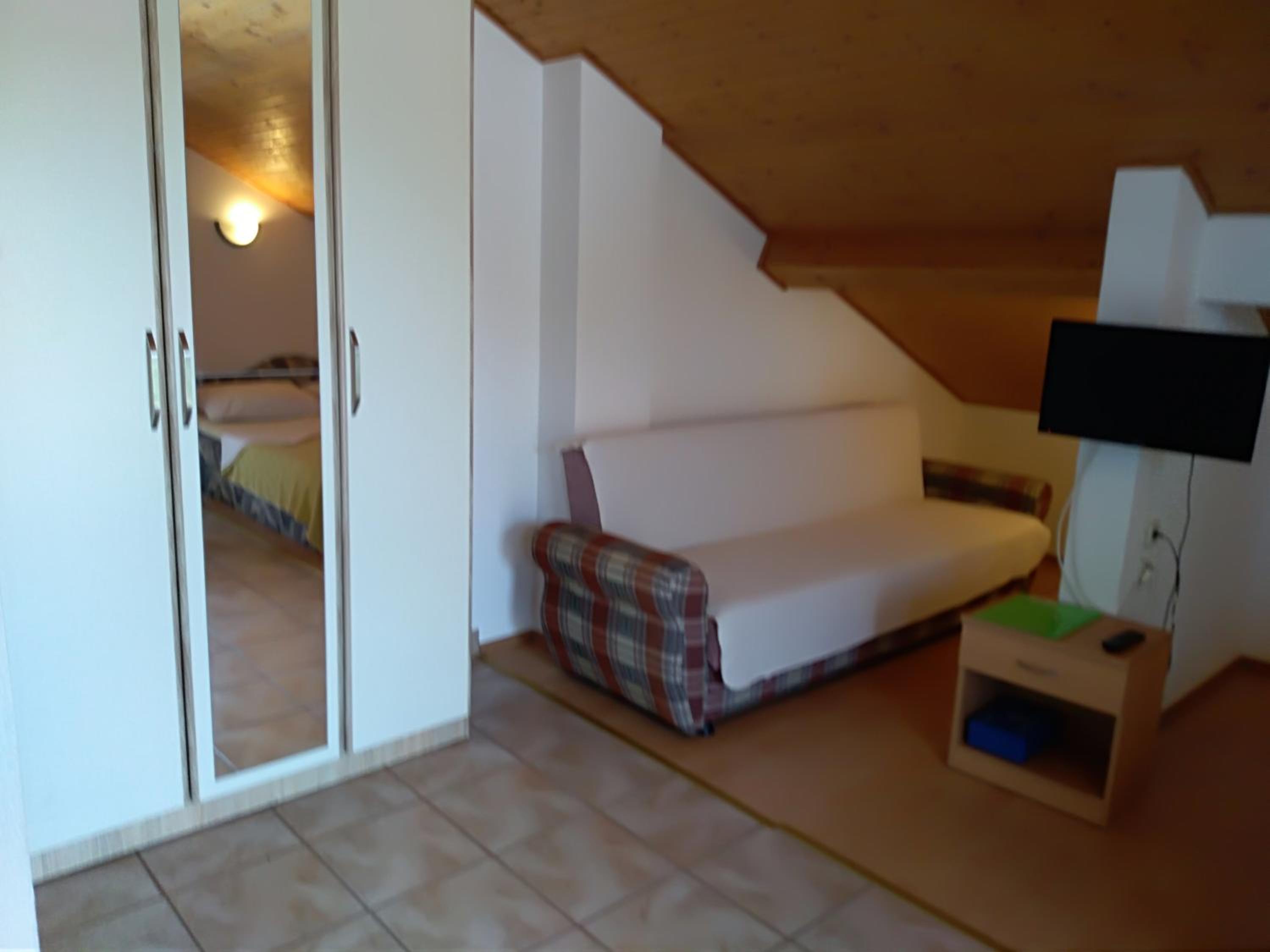 Photo 48
