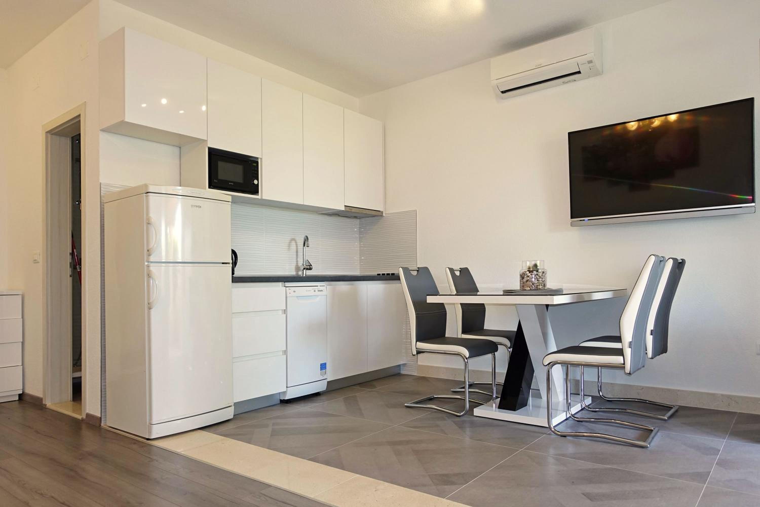 Apartments Toni view 2
