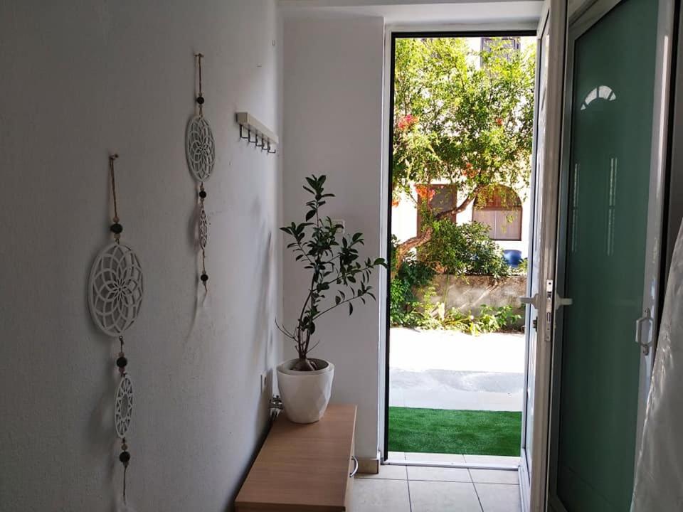 Olga Studios Apartment