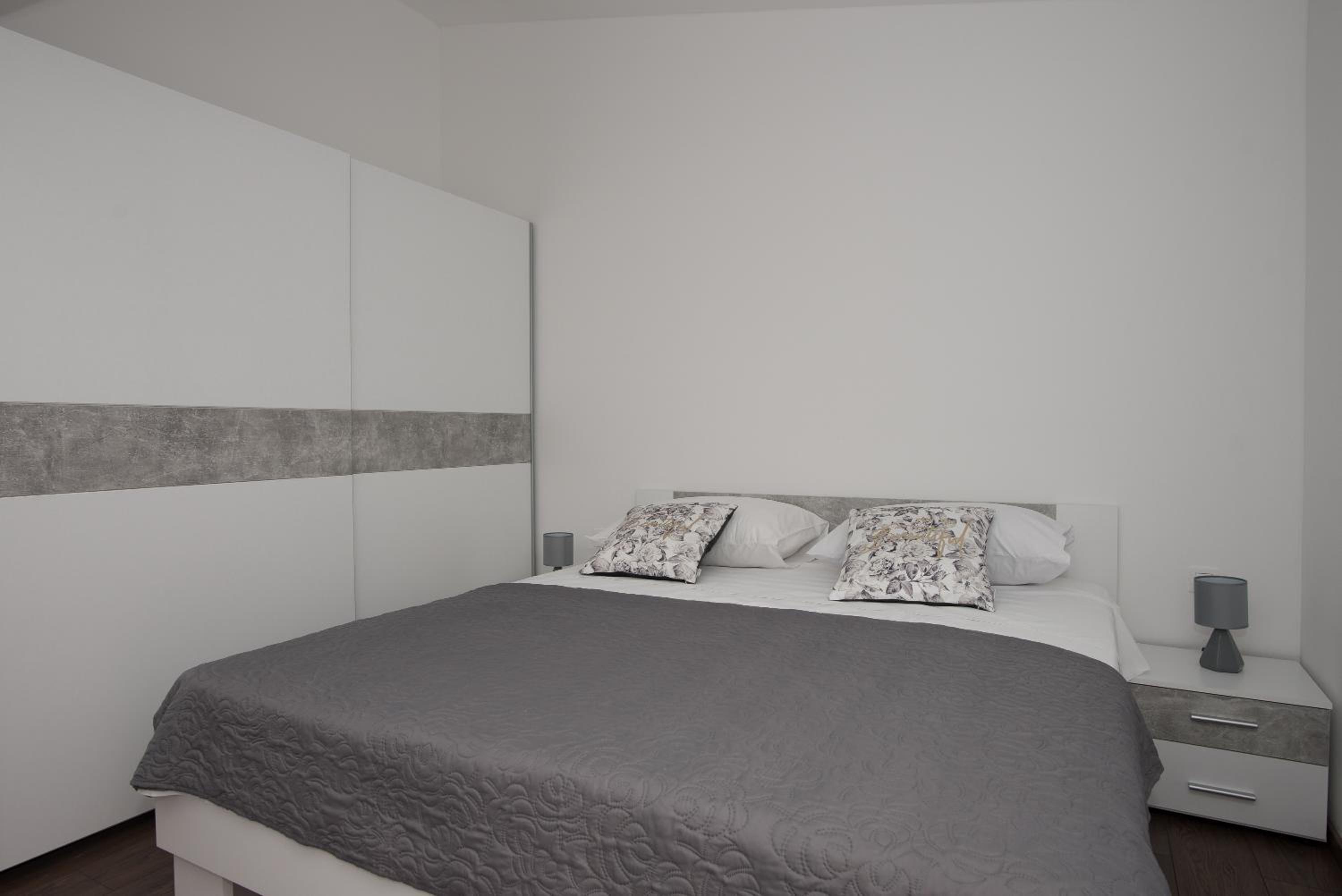 Apartment Anchor view 4