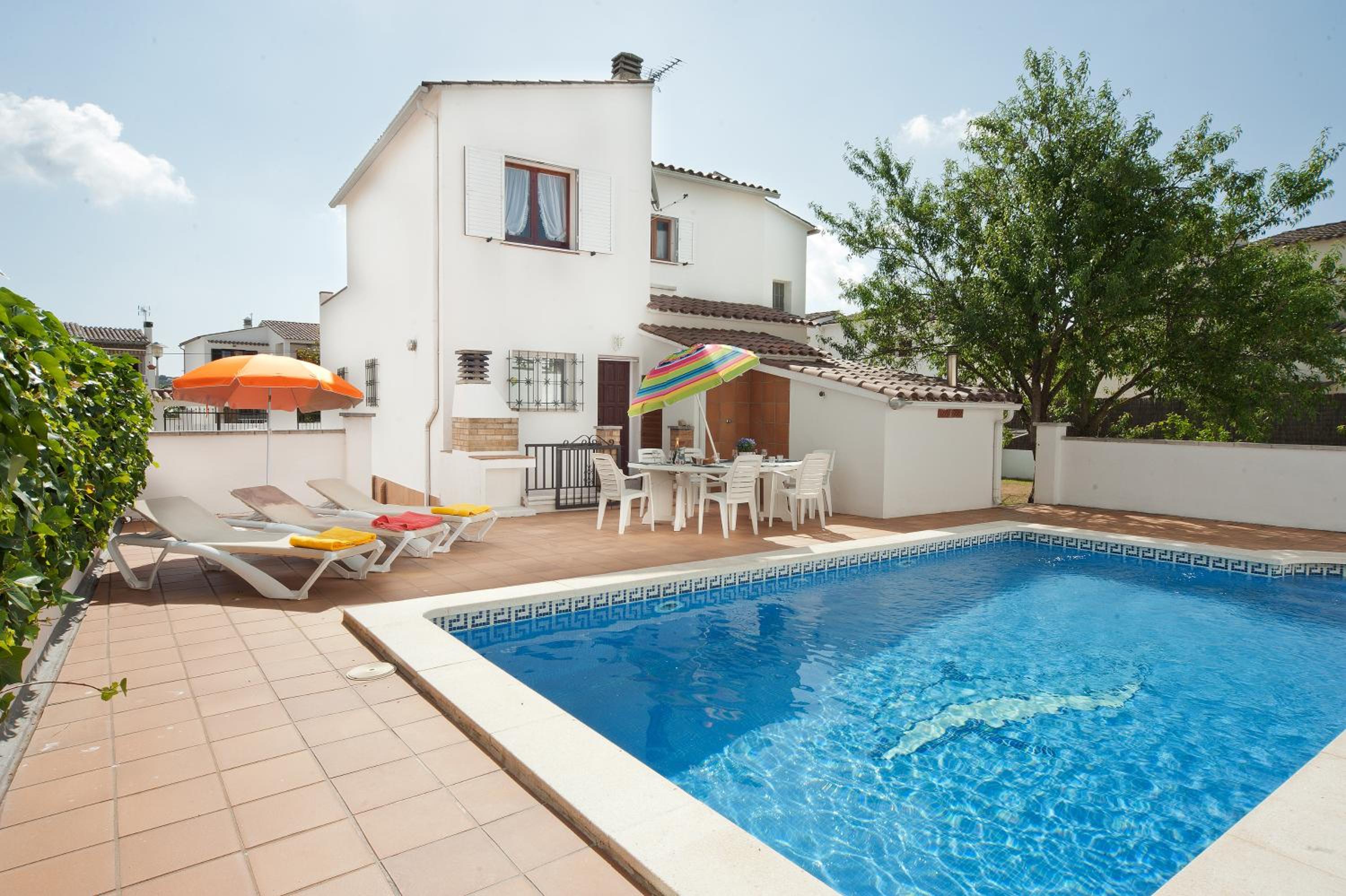 Hotel Lledoners - Image 1