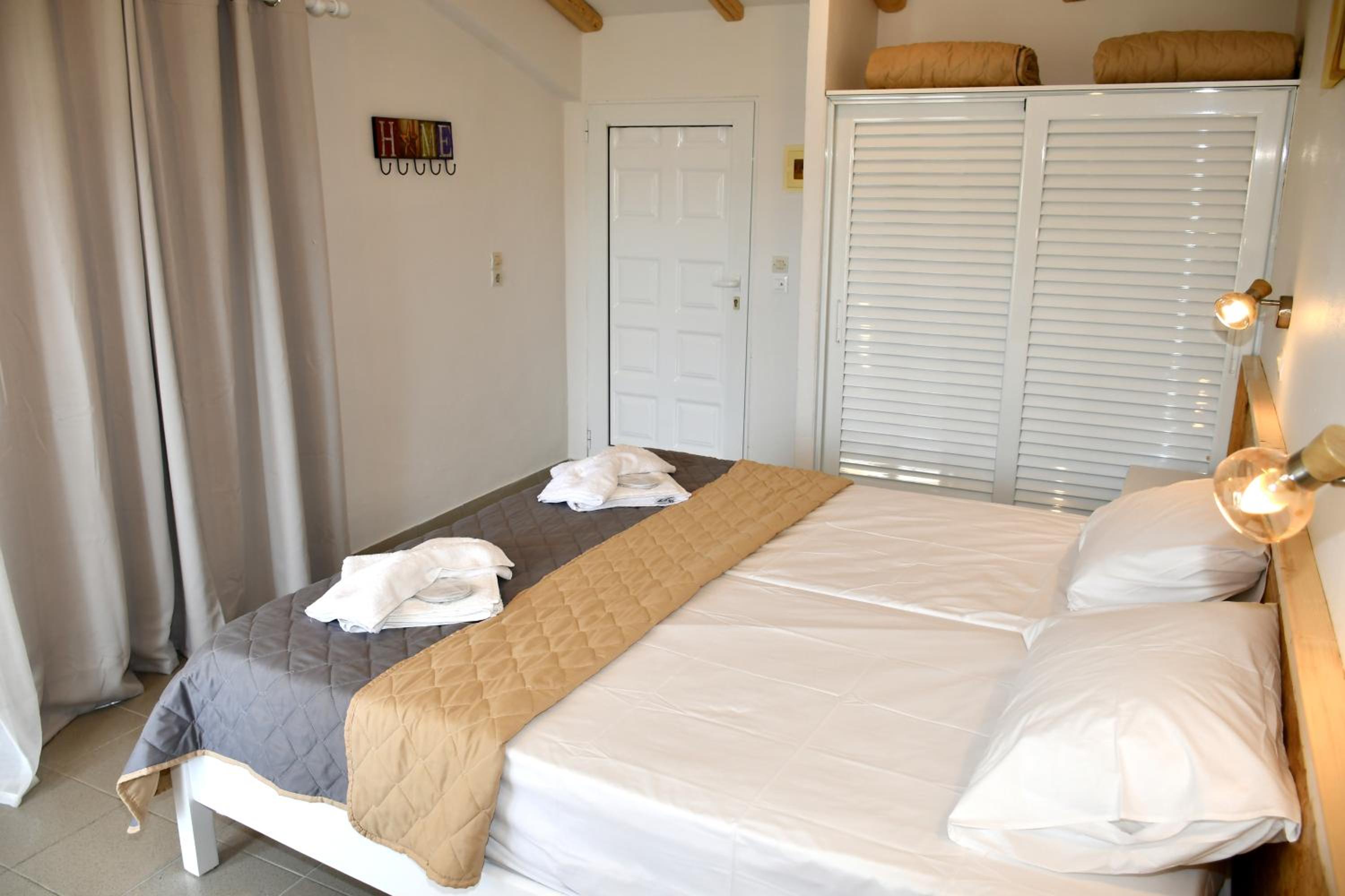Cavos Beach House