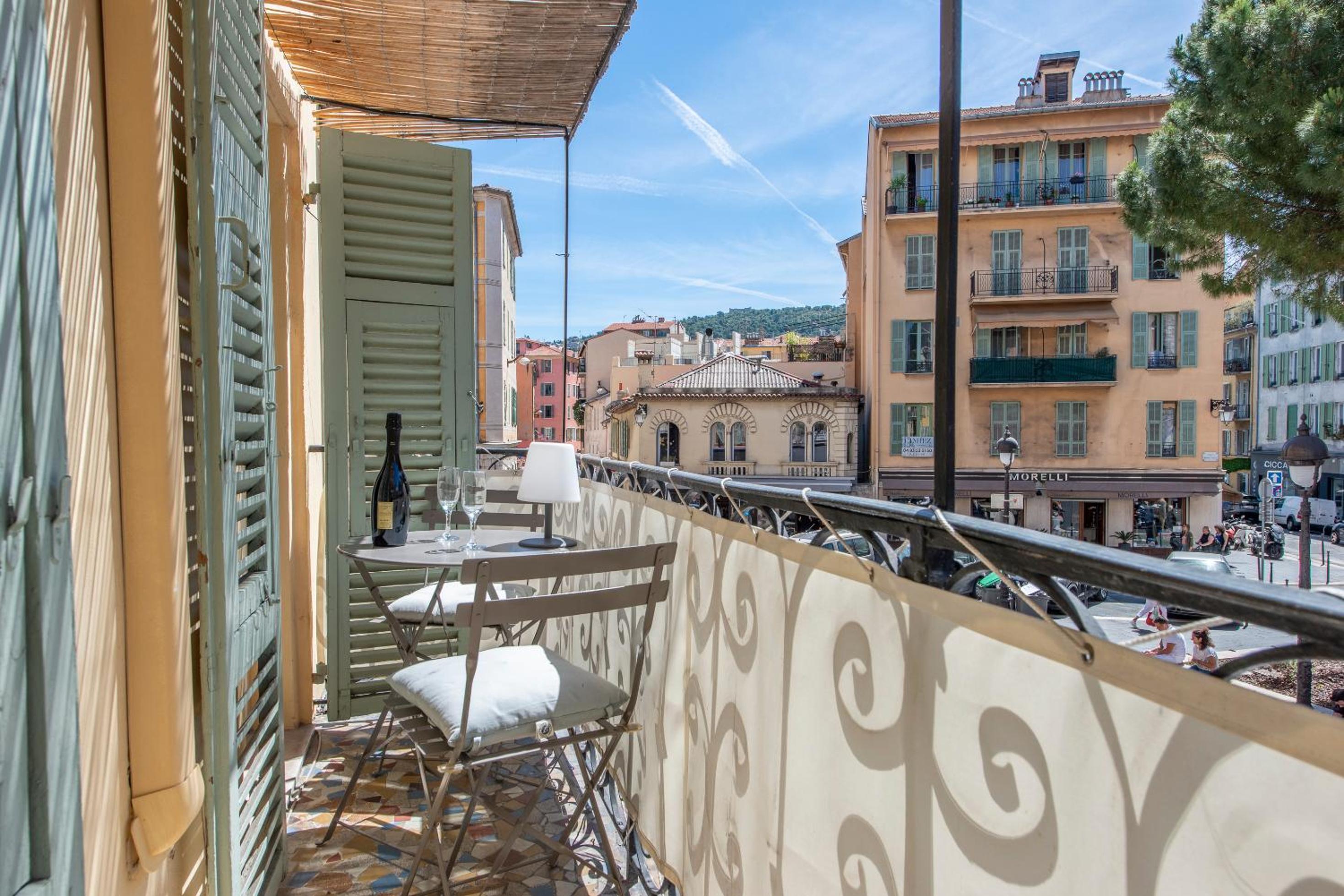 Place Du Pin view 2