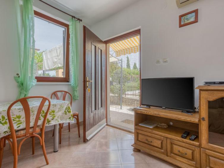 Apartments Folo view 2