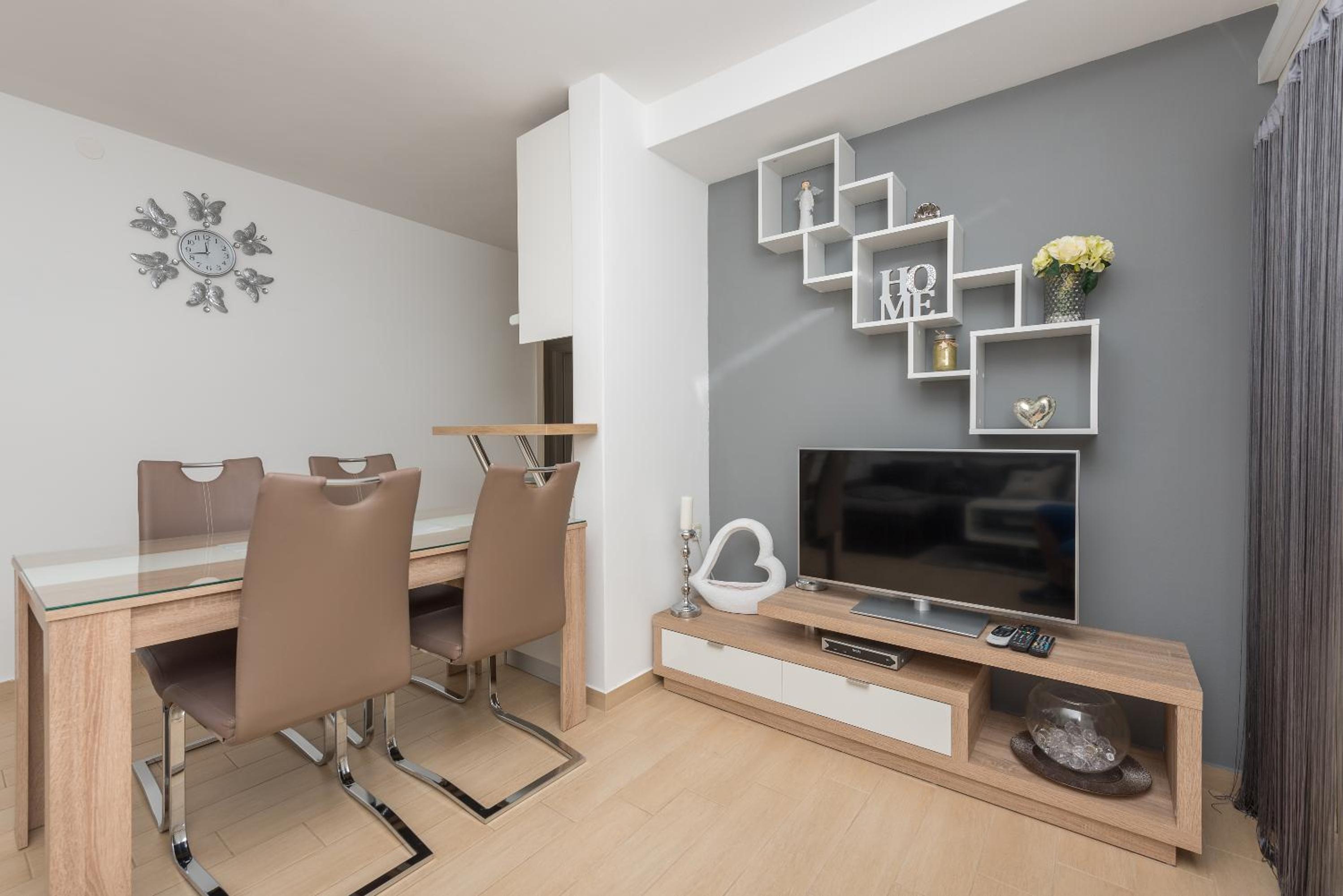Apartmani Mona