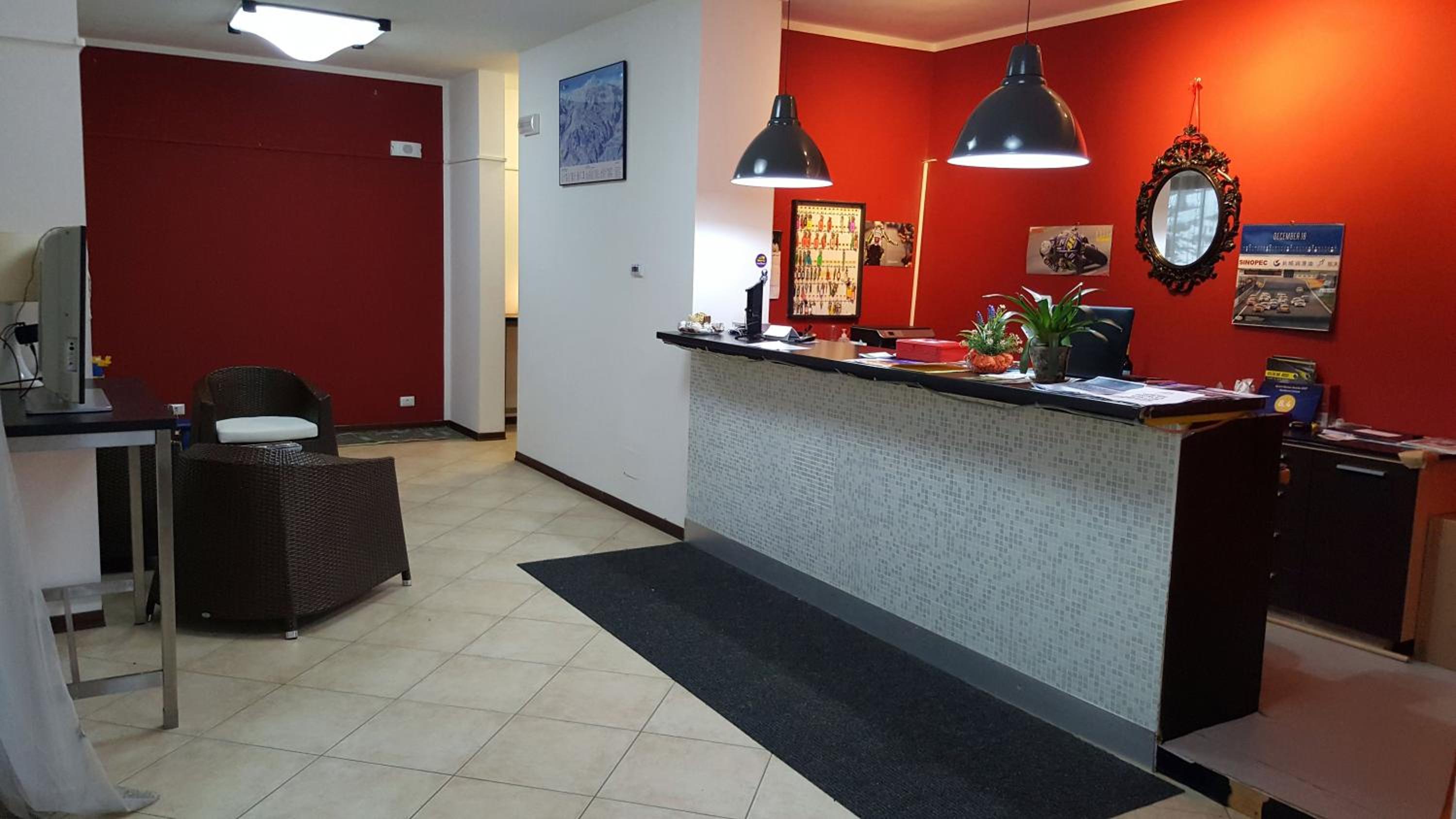 Lobby & Reception