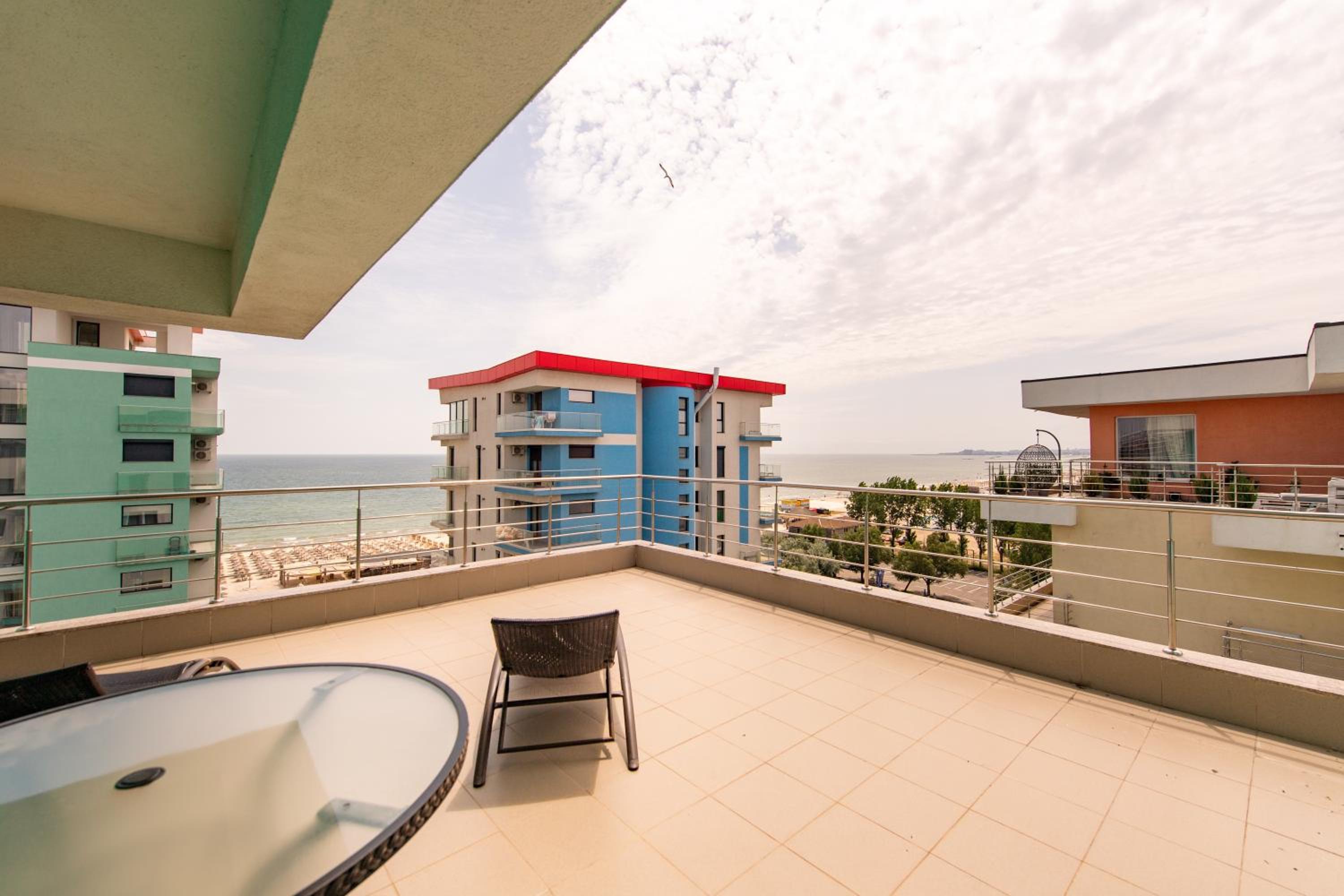 Summerland Sunrise Apartments