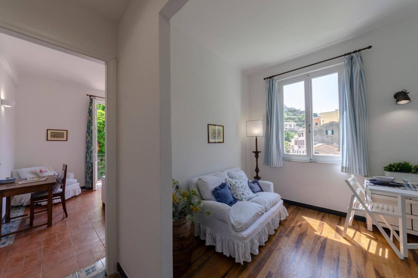 ALTIDO Lovely Apt for 2, with Terrace and Lovely View photo 3