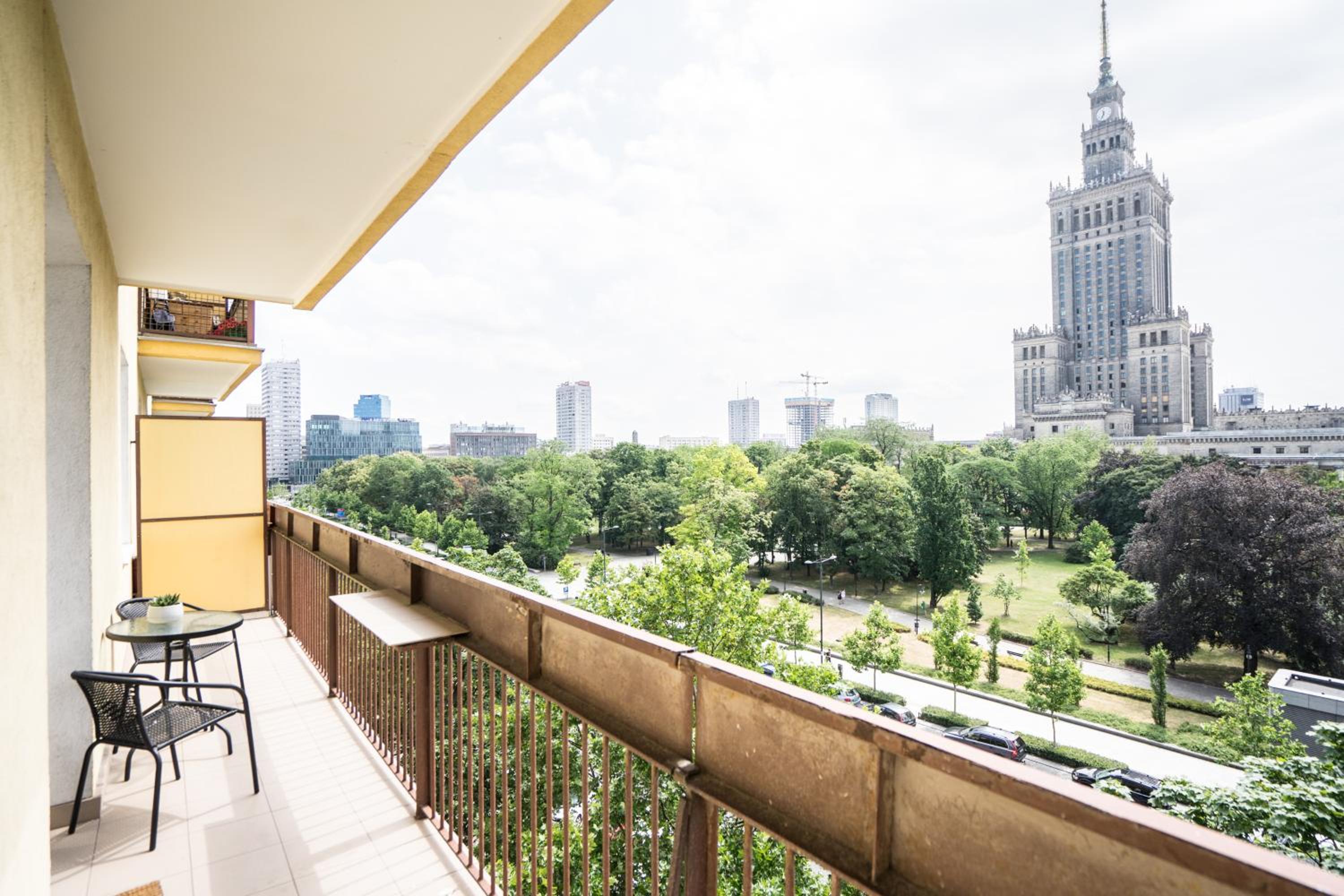 Bright, Spacious Apartment | Palace of Culture View