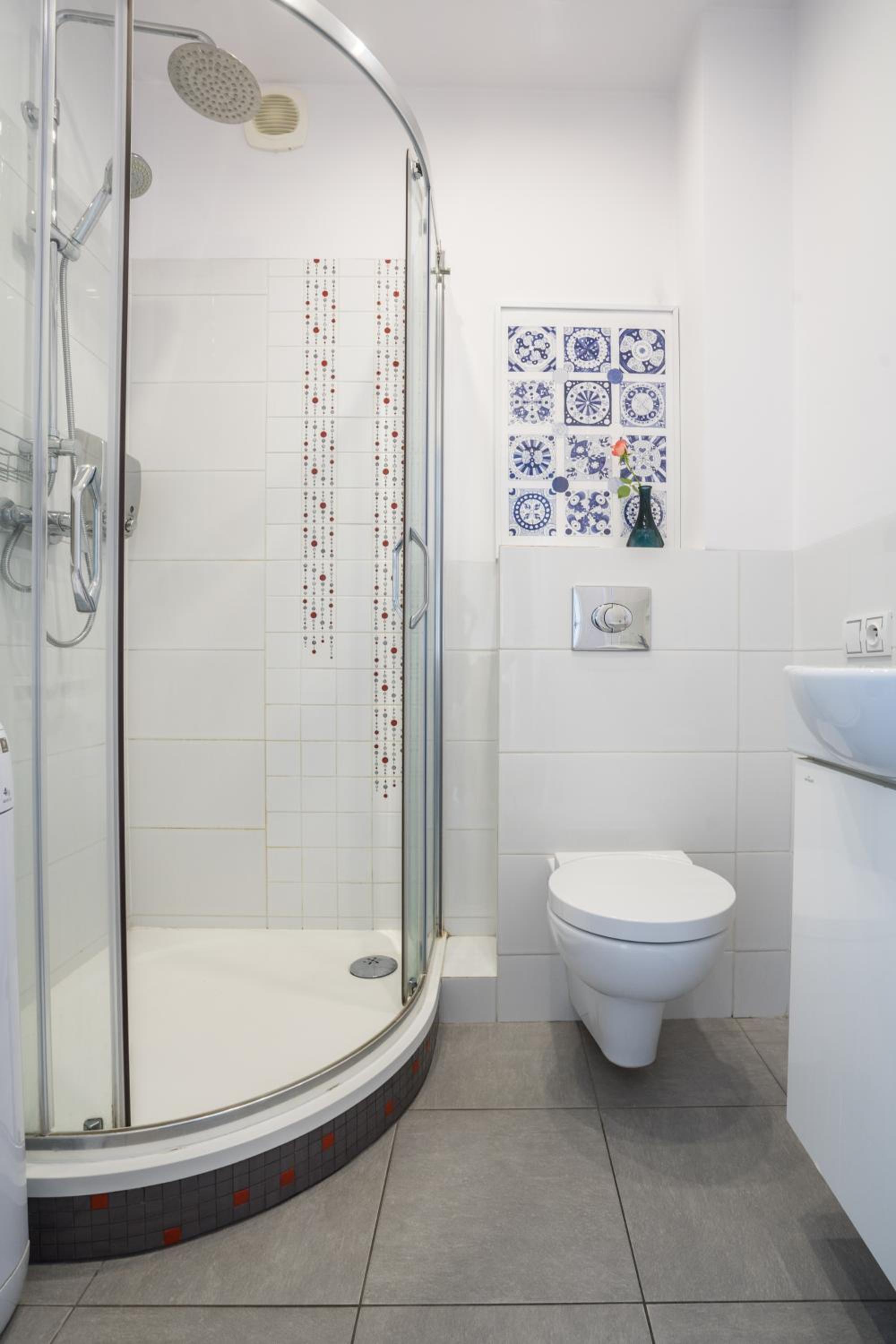 Bright, Spacious Apartment | Palace of Culture View
