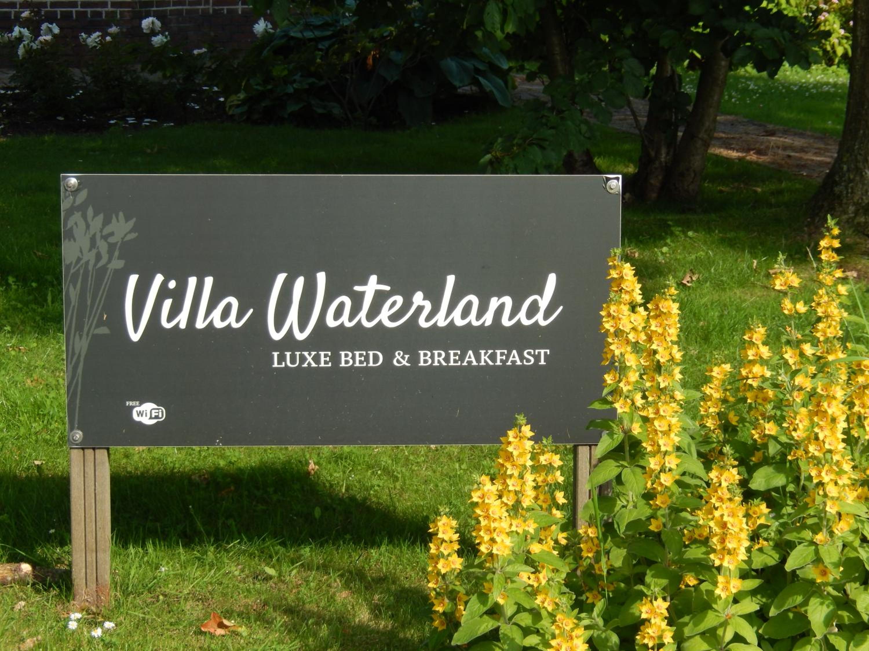 Villa Waterland view 2