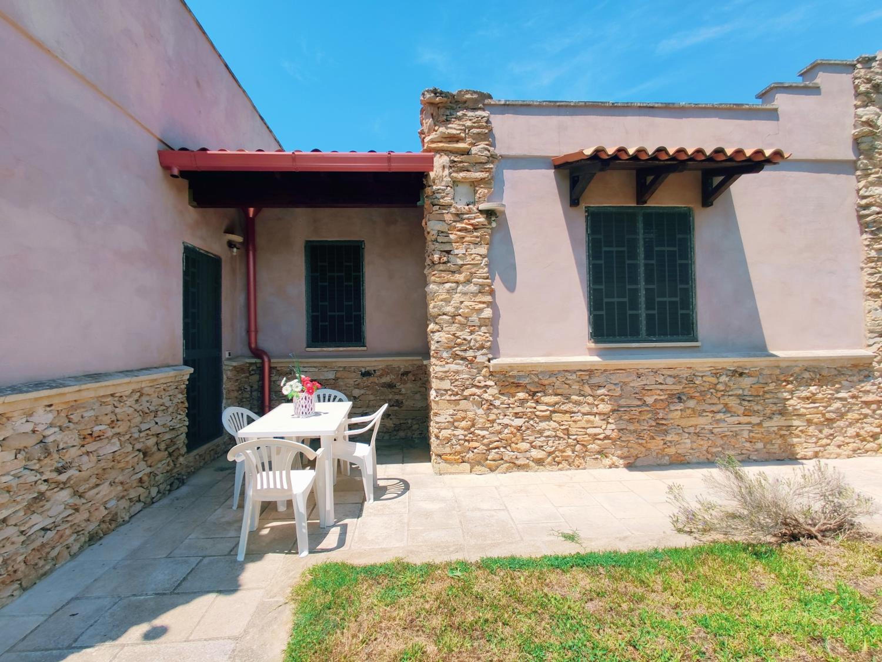 AlliPatuli Apartments