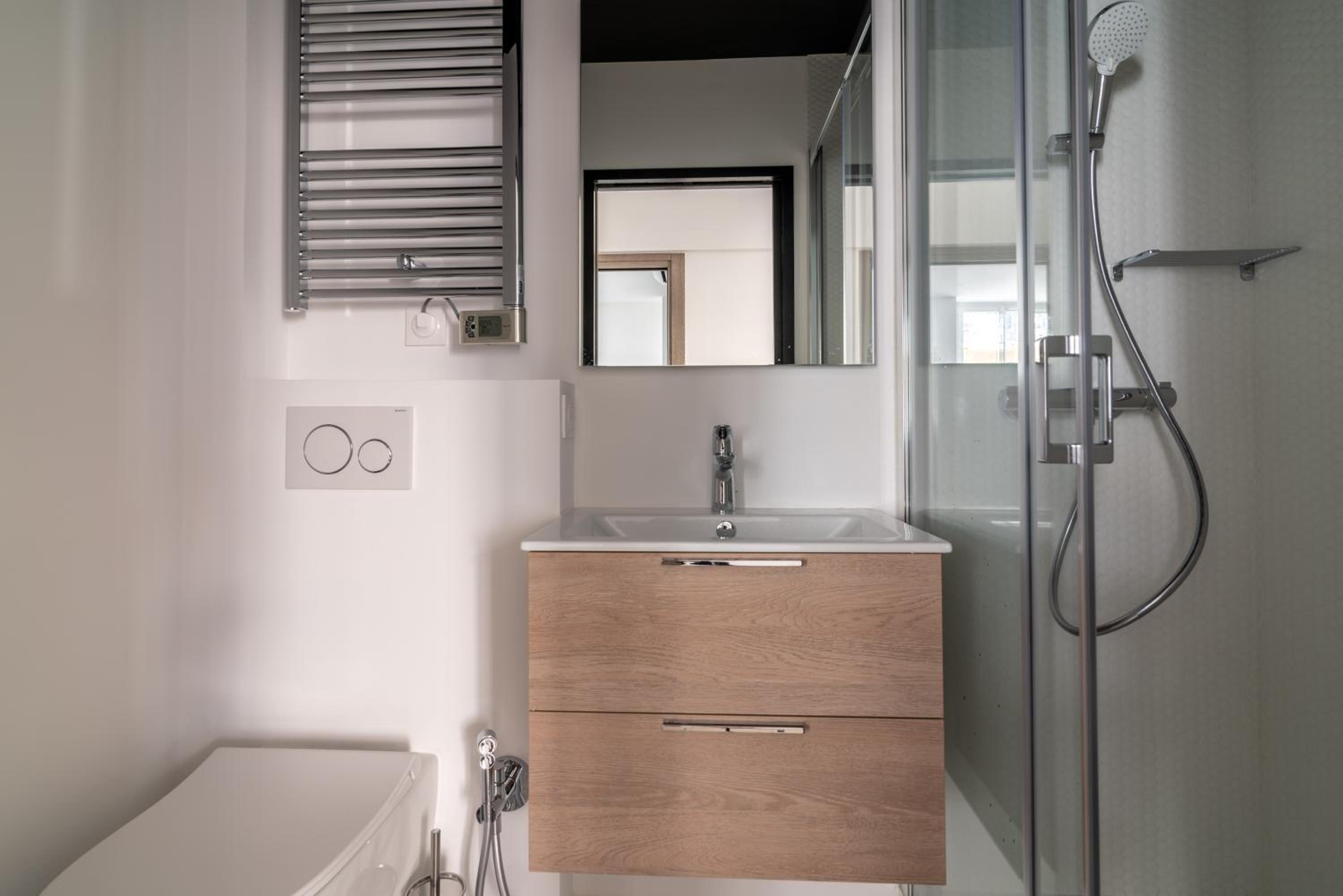 Scandinavian Urban 1 - 2BR apartment in center close to Palais des Festivals and the beach