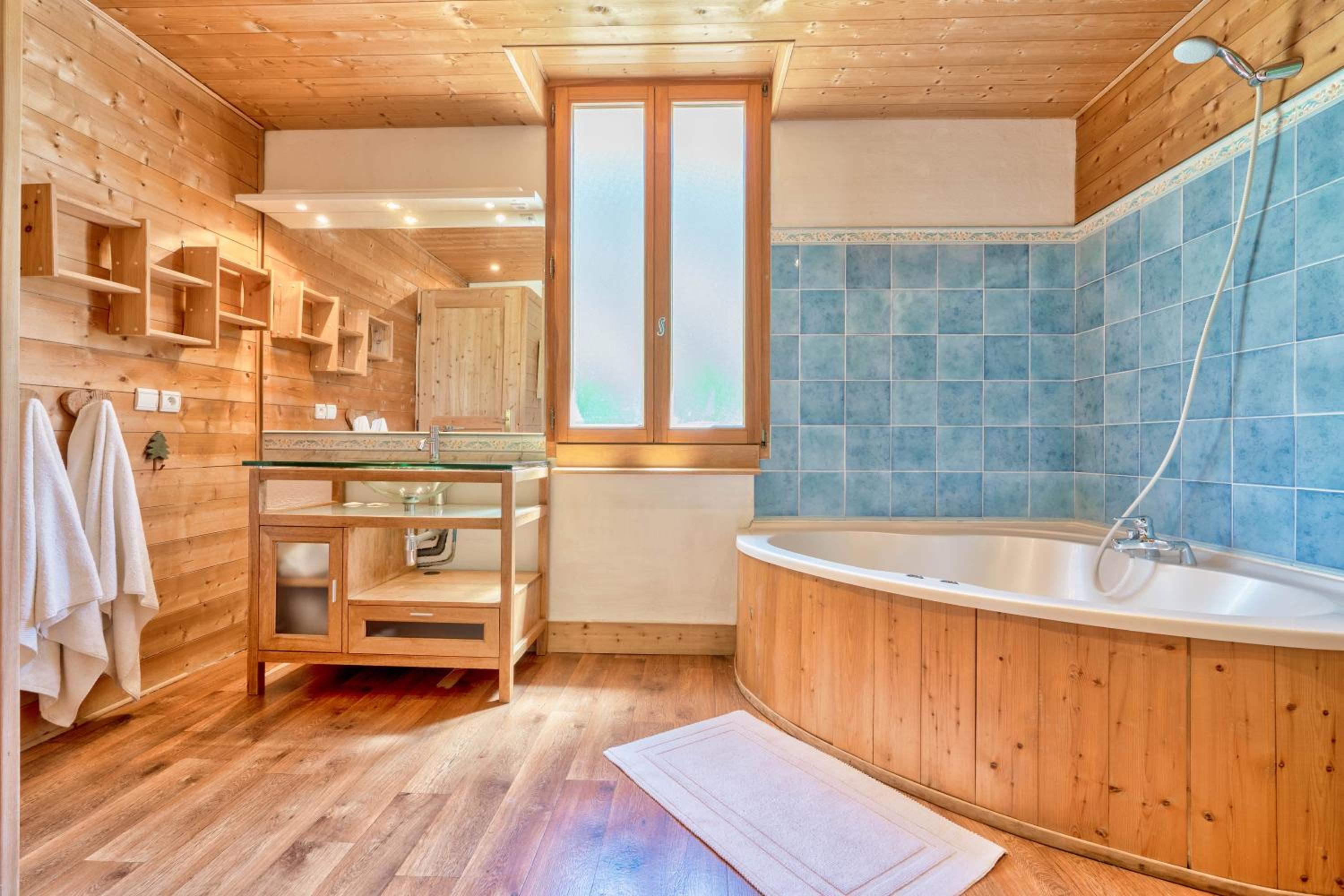 Skiers lodge St Gervais