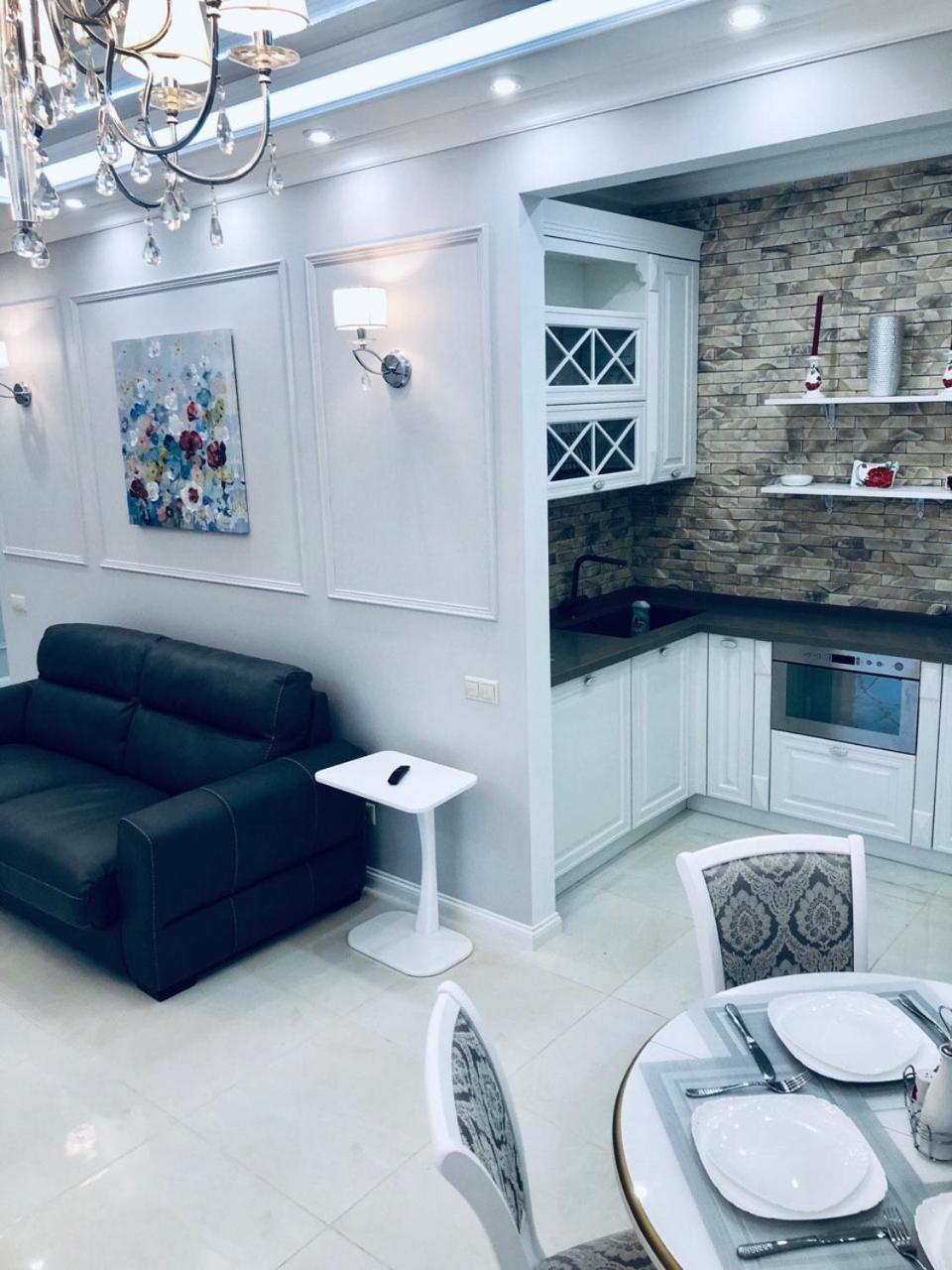 White Apartments in Arcadia