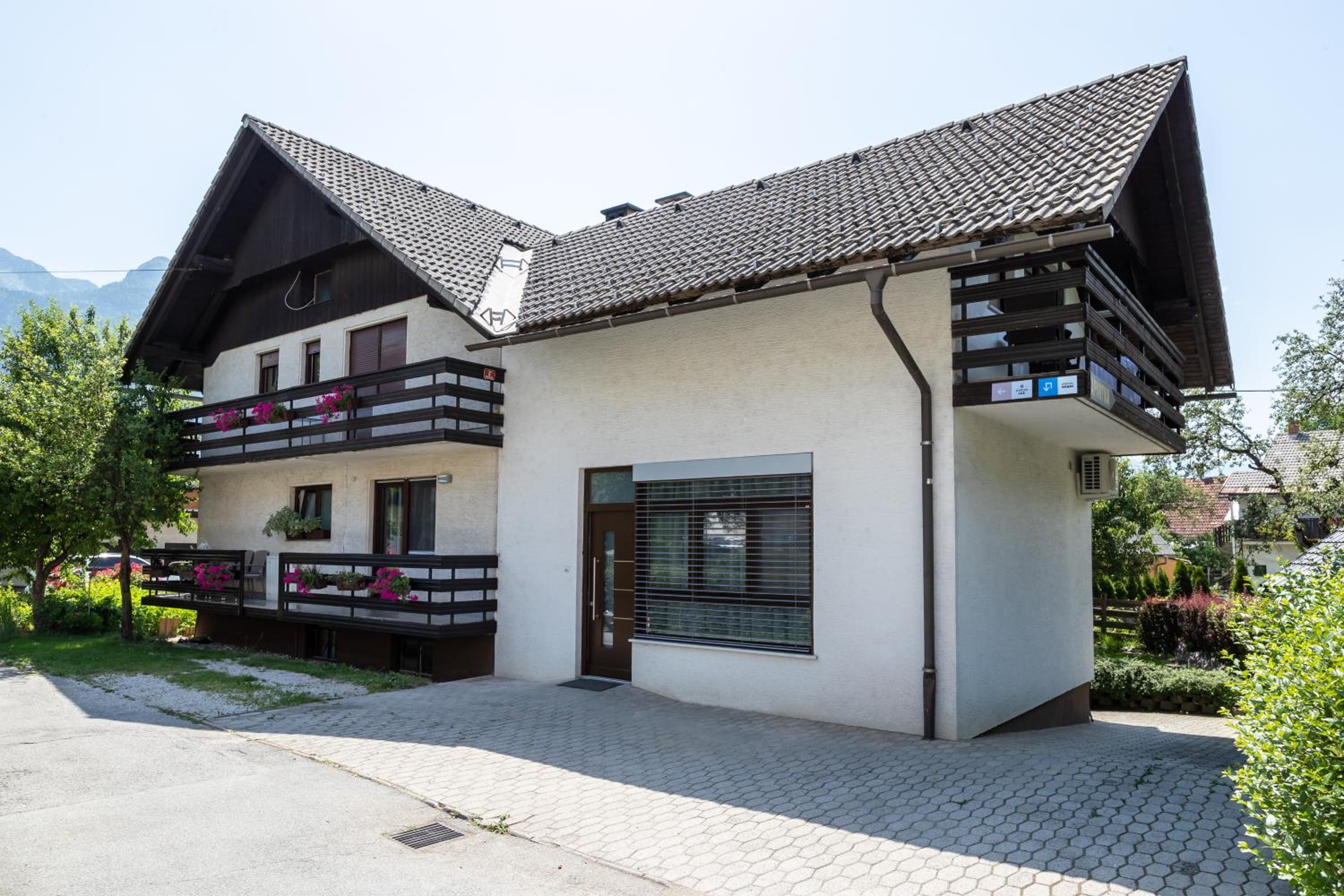 Apartma J.E.Ž. view 4