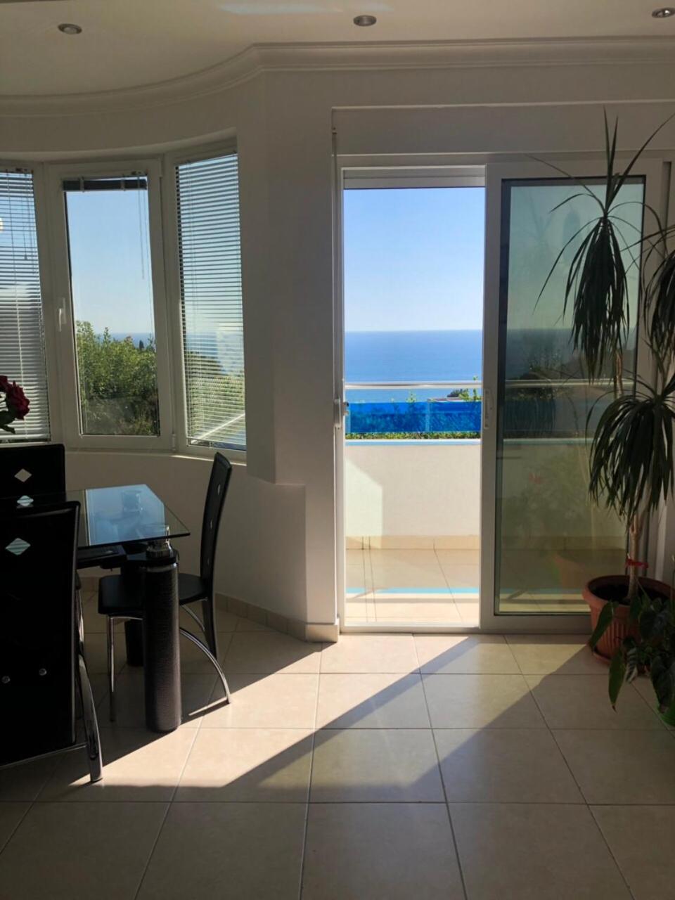 Apartmani Dini
