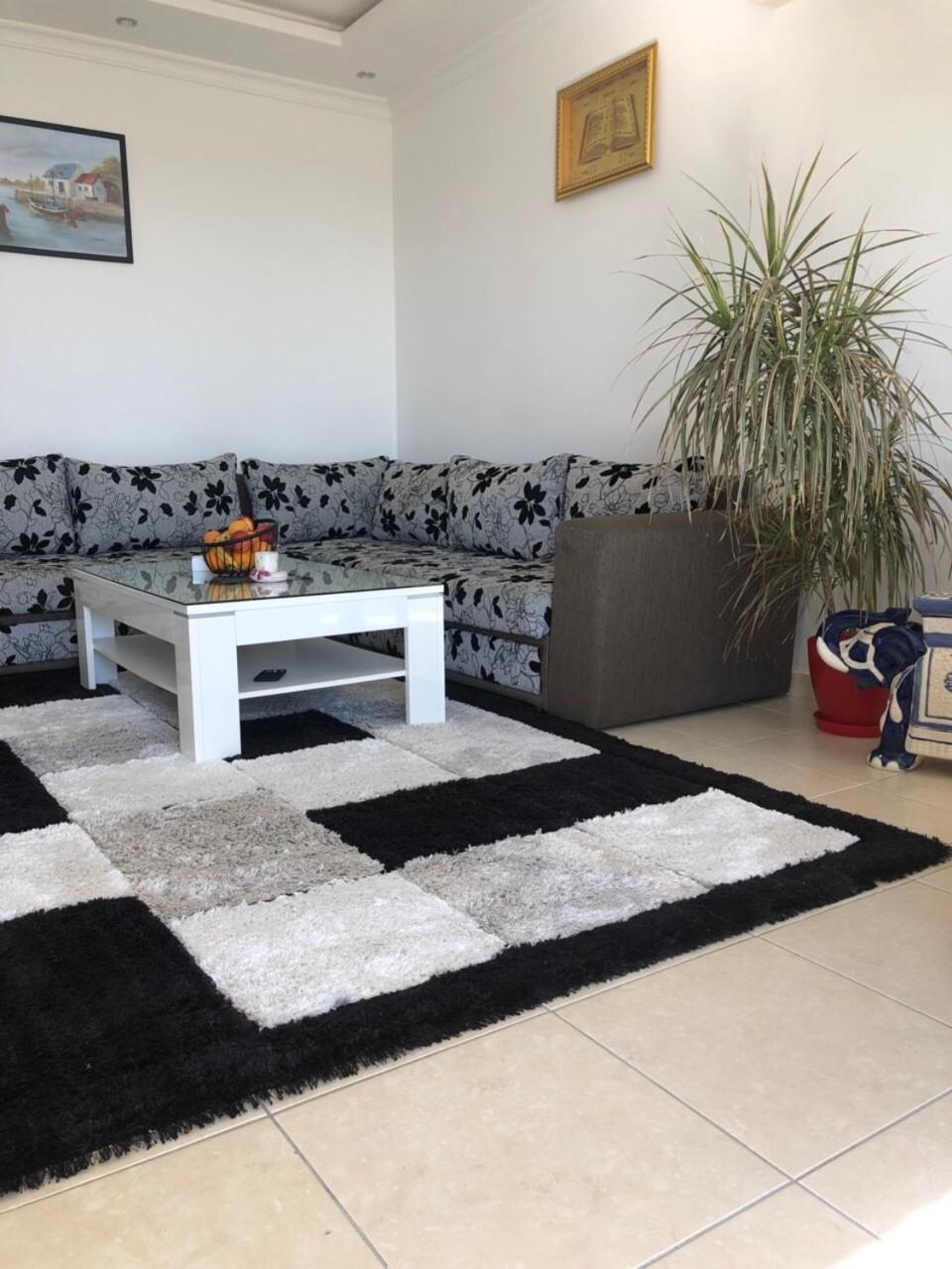 Apartmani Dini