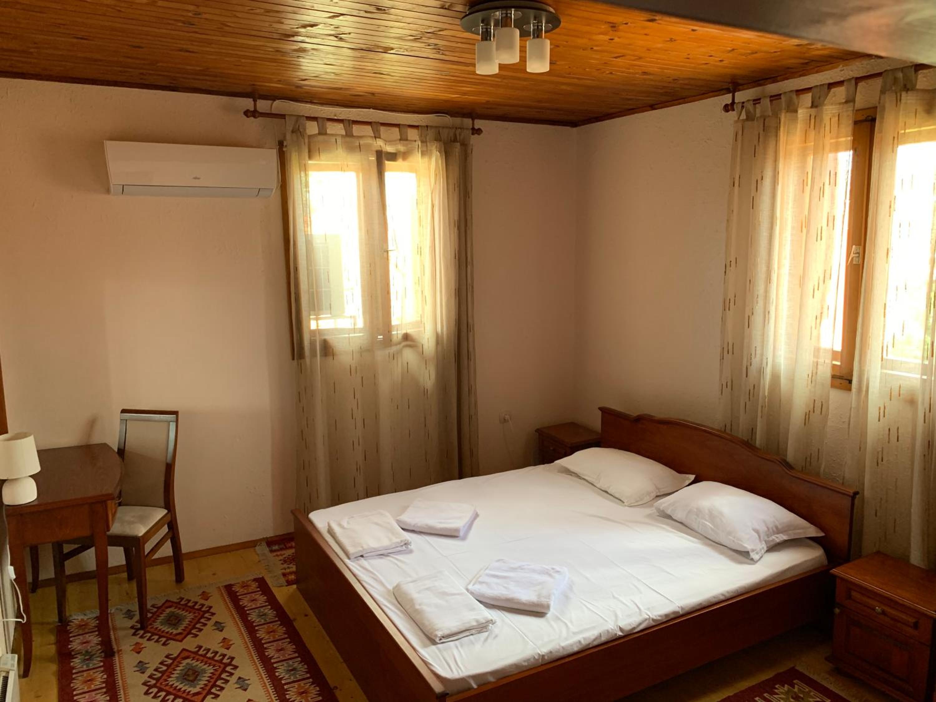Guest Rooms Donovi