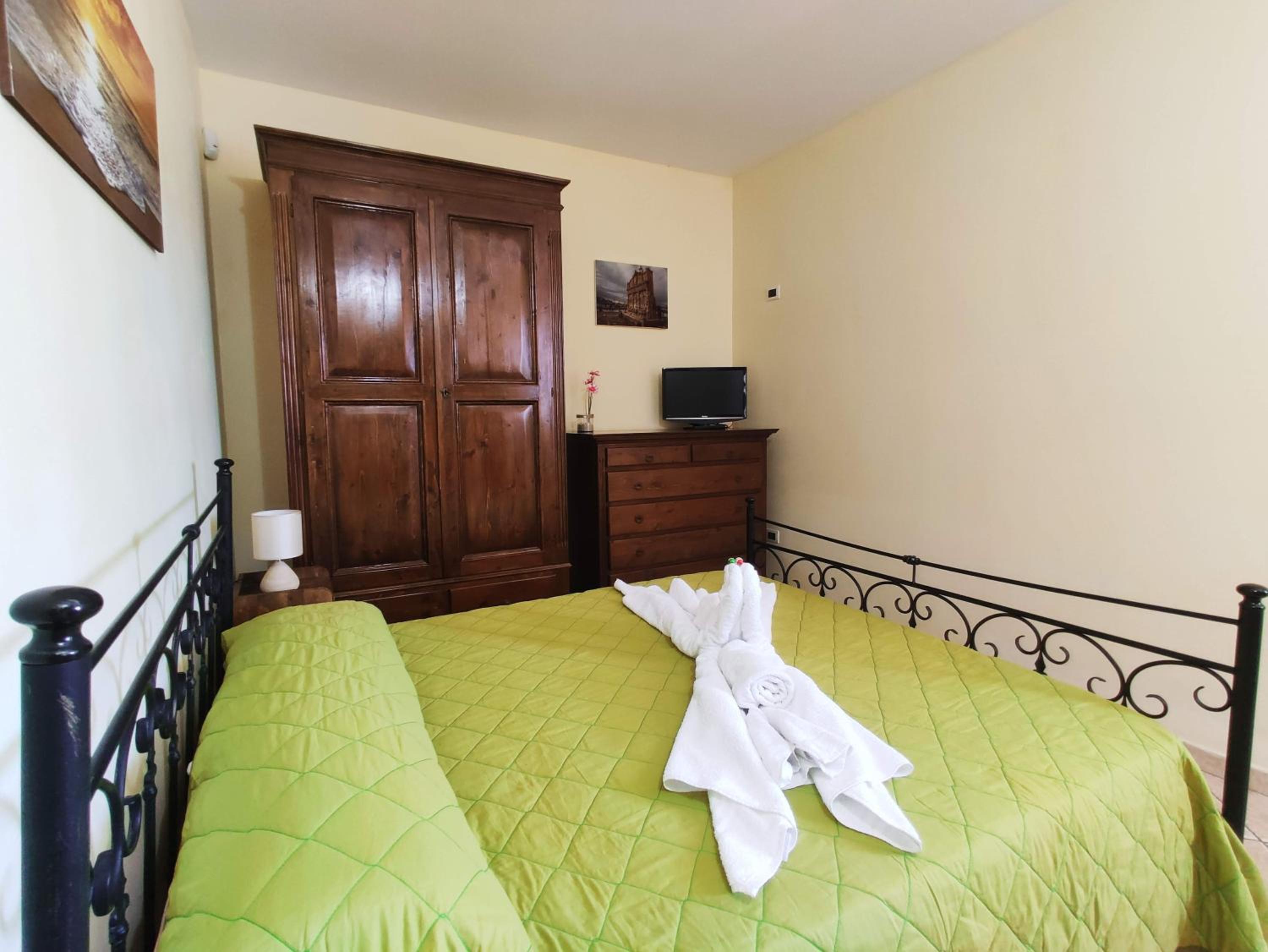 AlliPatuli Apartments