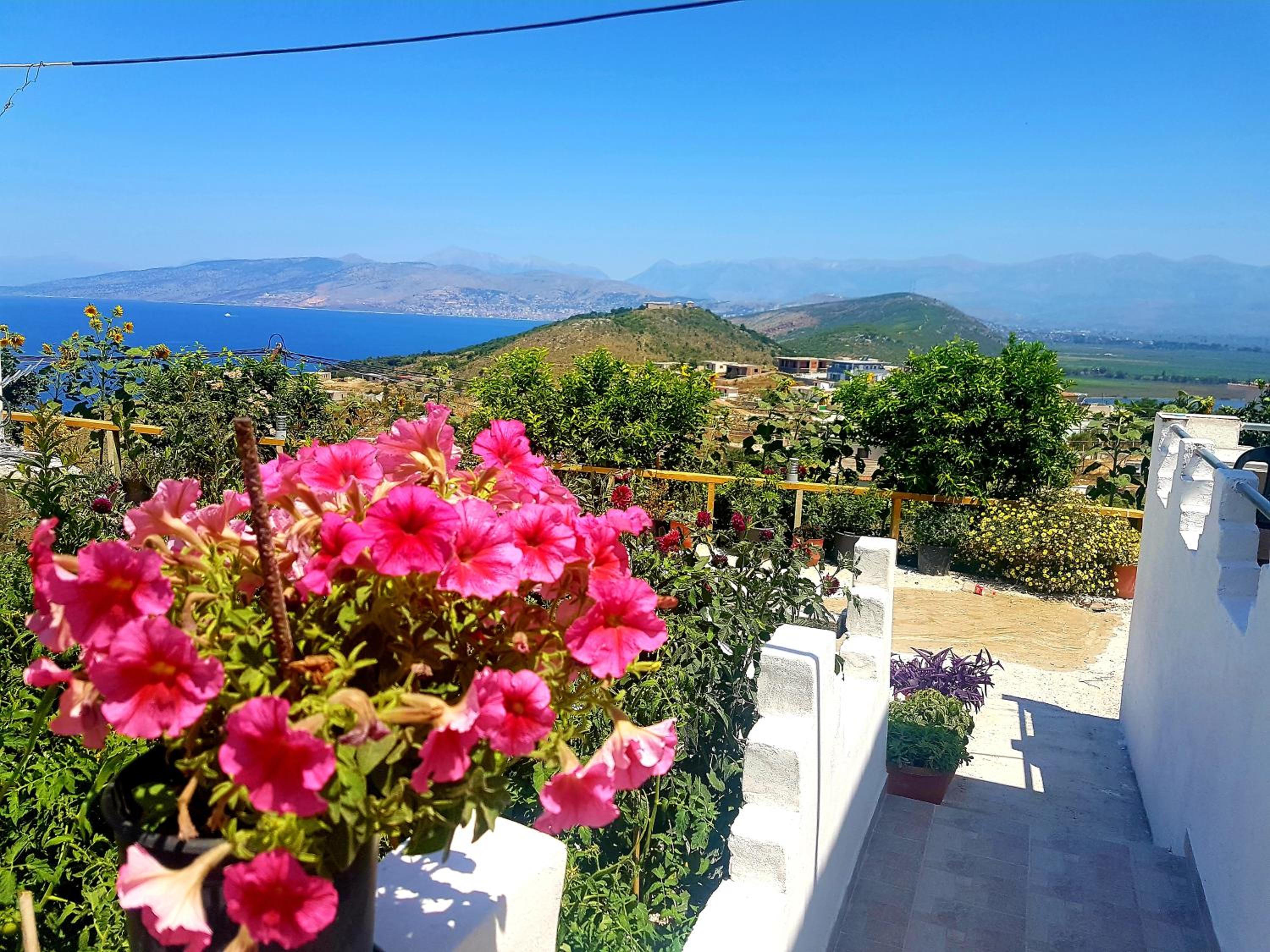 Emiljano Seaview