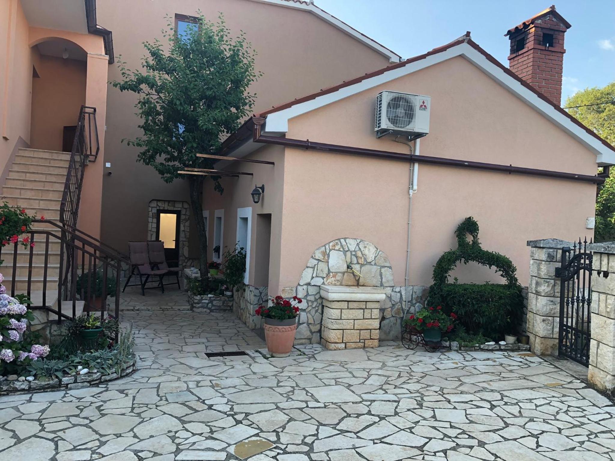 Teta Jana view 2