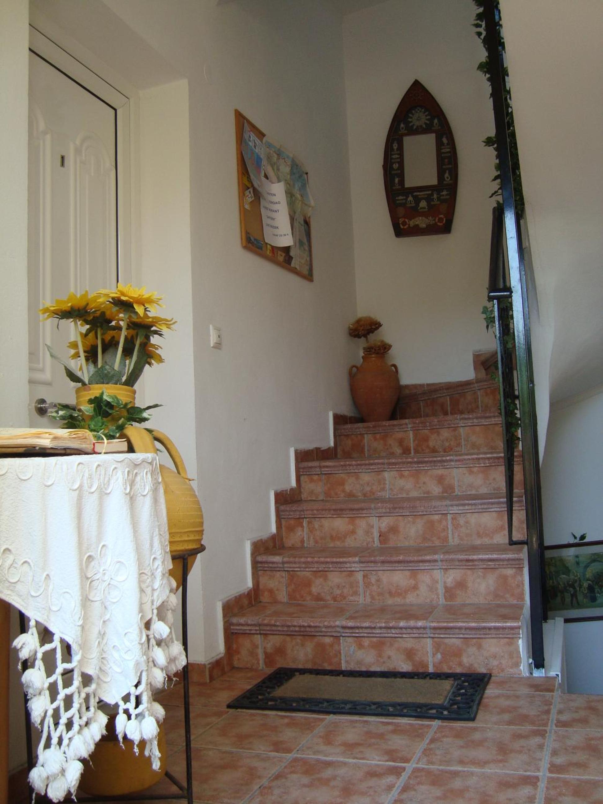 Green Hill Studios & Apartments