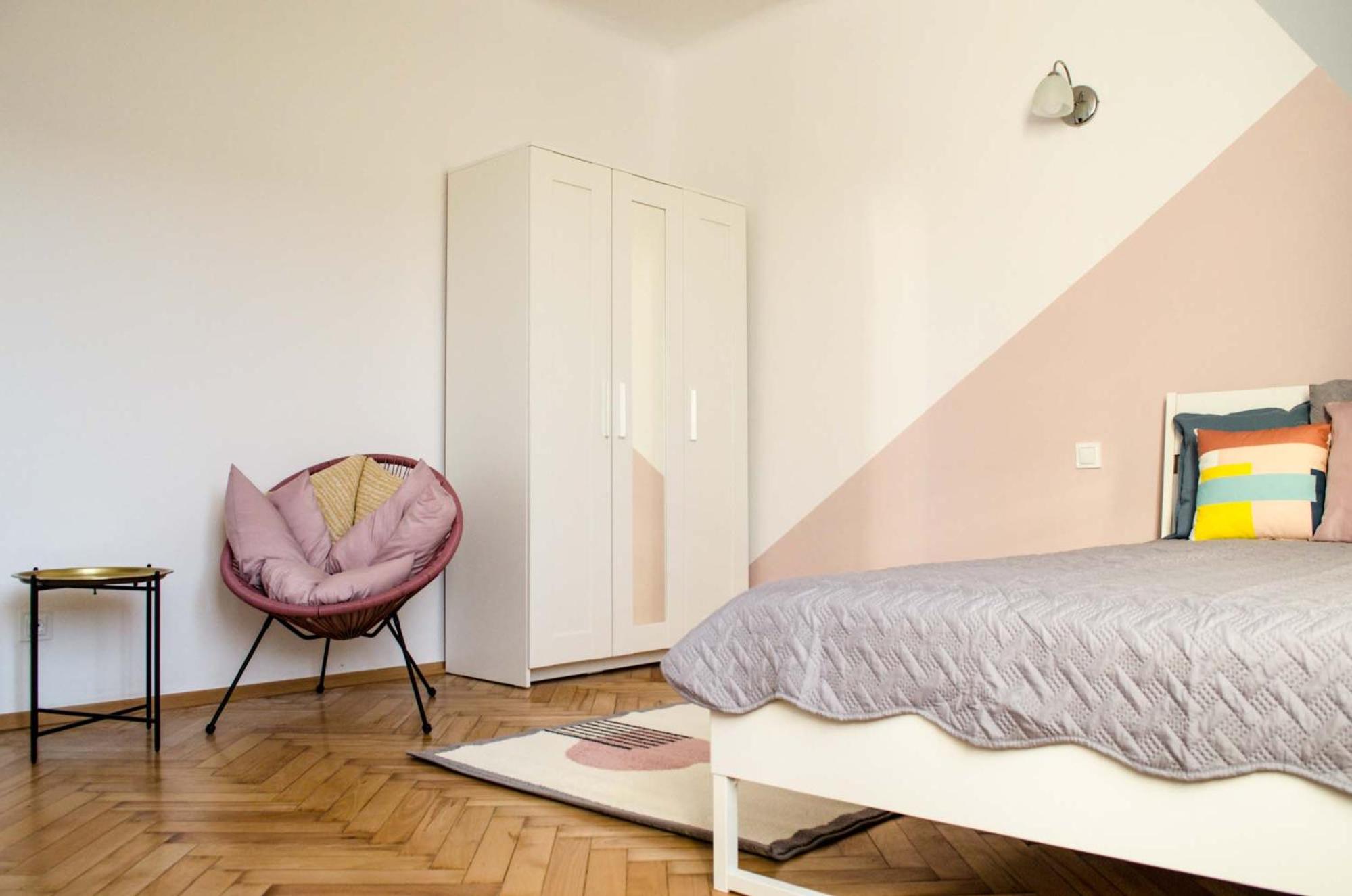 New Life Apartment next to Metro Station