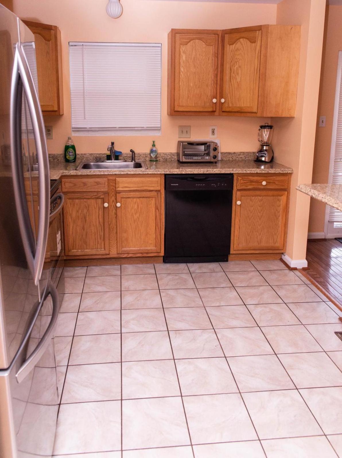 Gorgeous & Elegant 3Bedrooms 2Full-bath Upper Level of a single home view 2