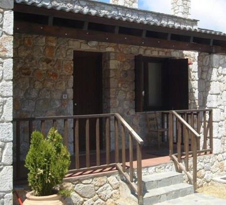 Samaria Village