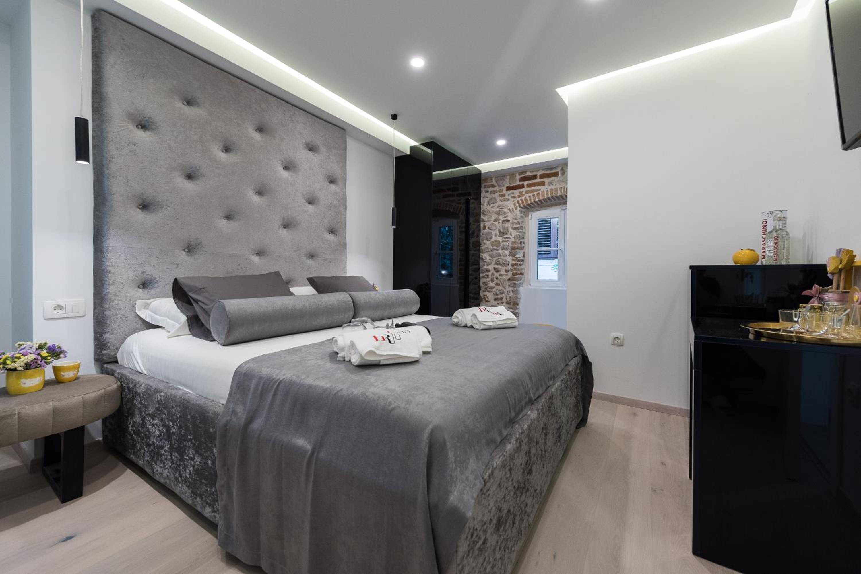 10 Heritage Rooms